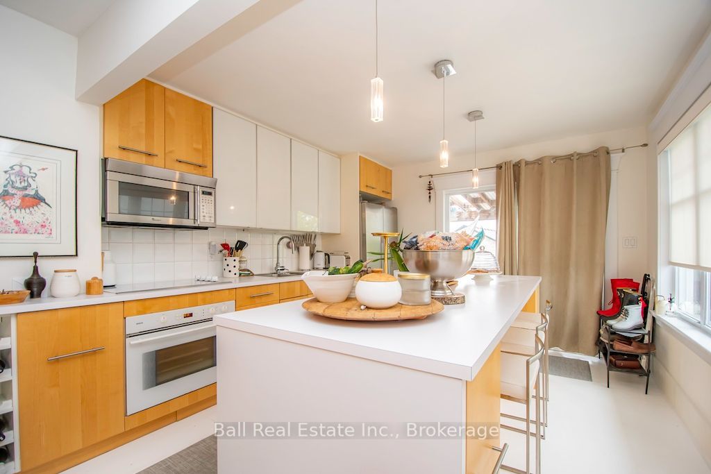 8 Bridge Street N Property Photo 13
