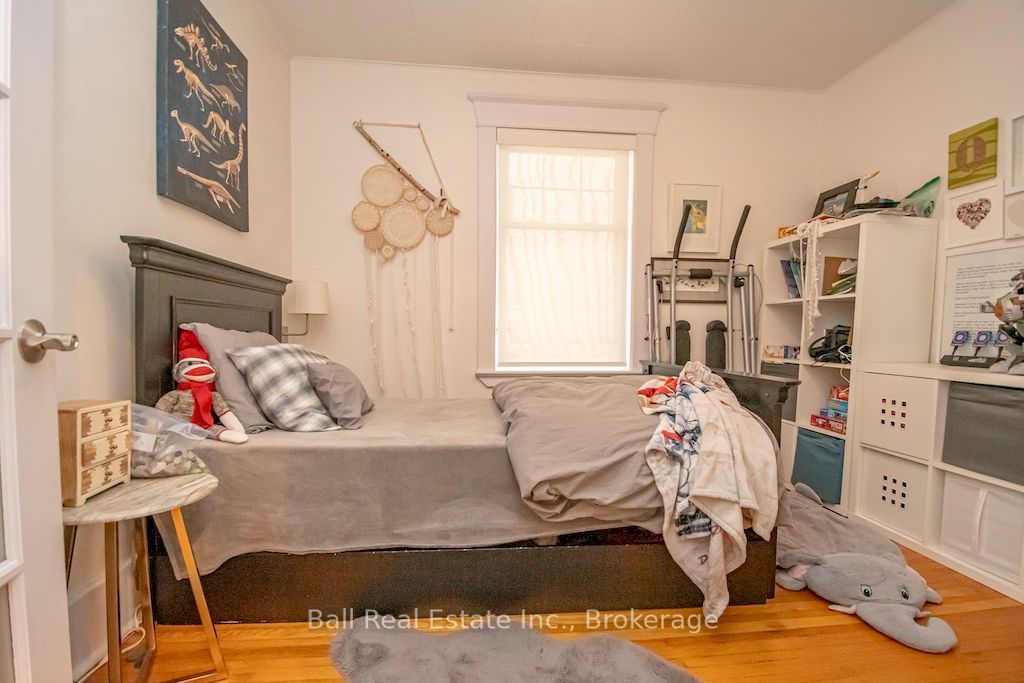 8 Bridge Street N Property Photo 23