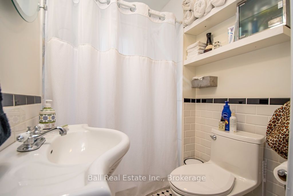 8 Bridge Street N Property Photo 24