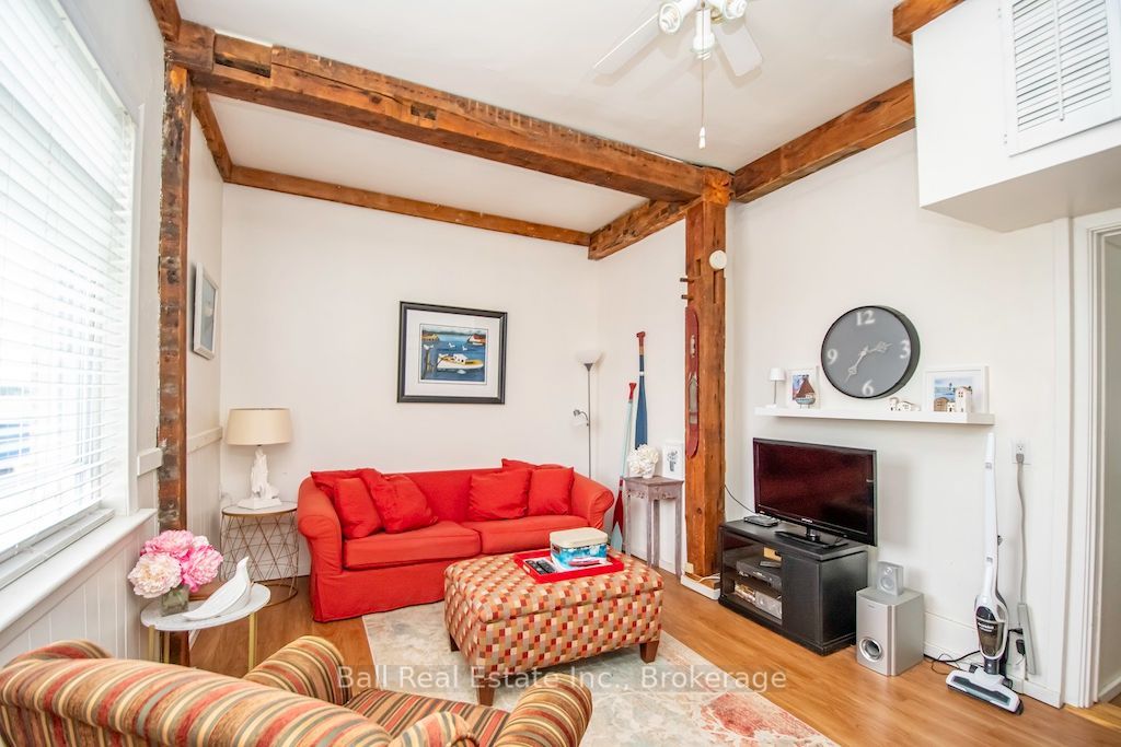 8 Bridge Street N Property Photo 26