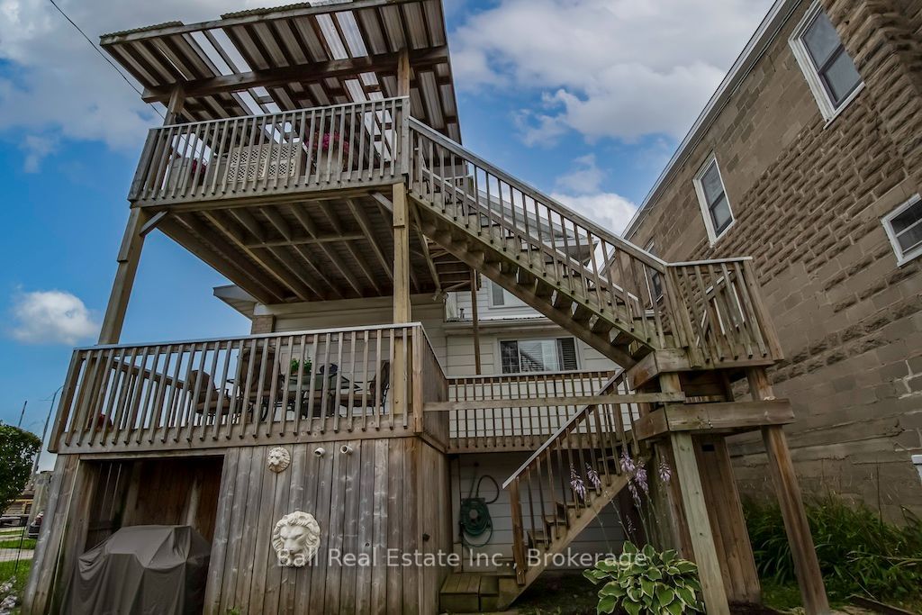 8 Bridge Street N Property Photo 39
