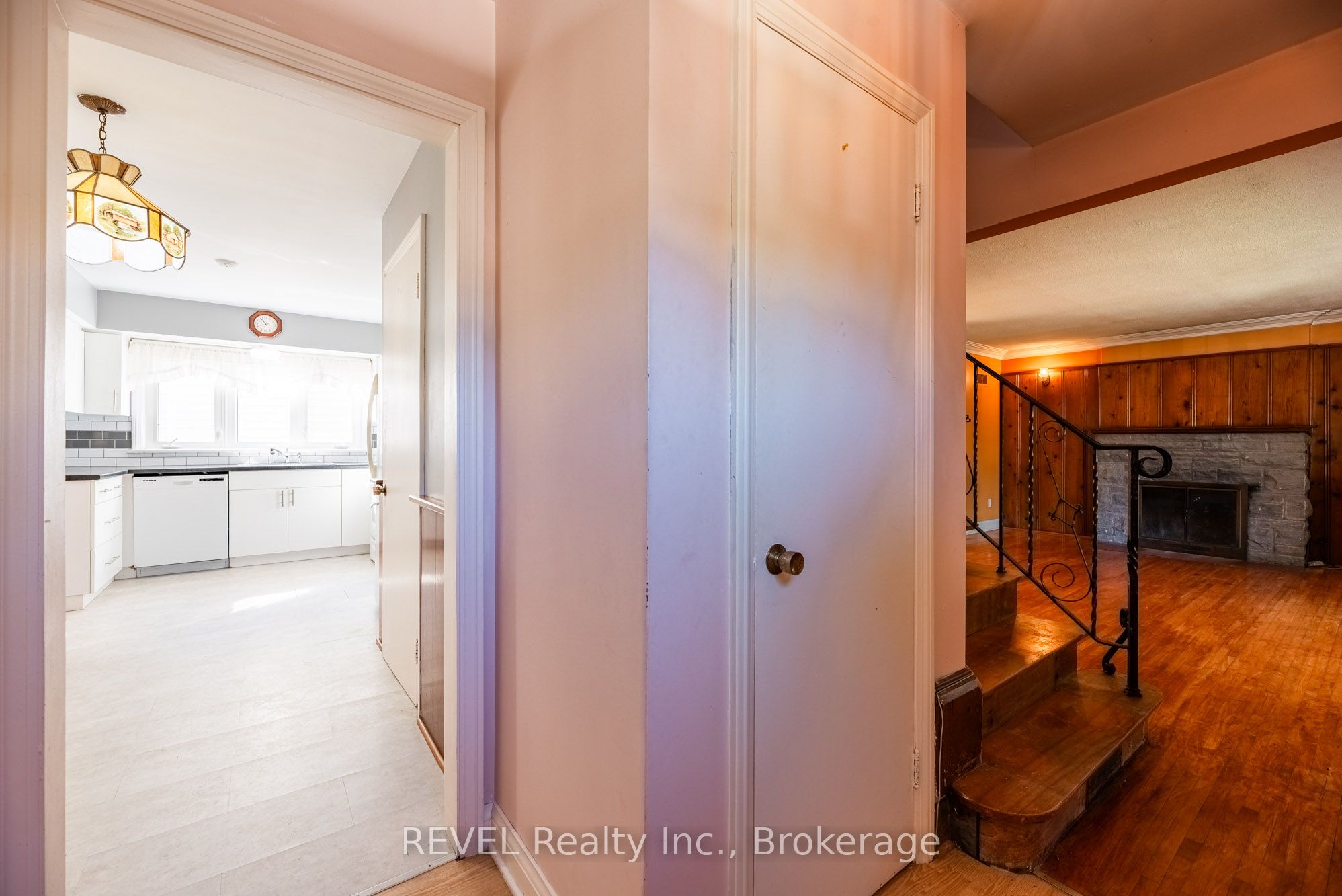 7044 Leeming Street Property Photo 7