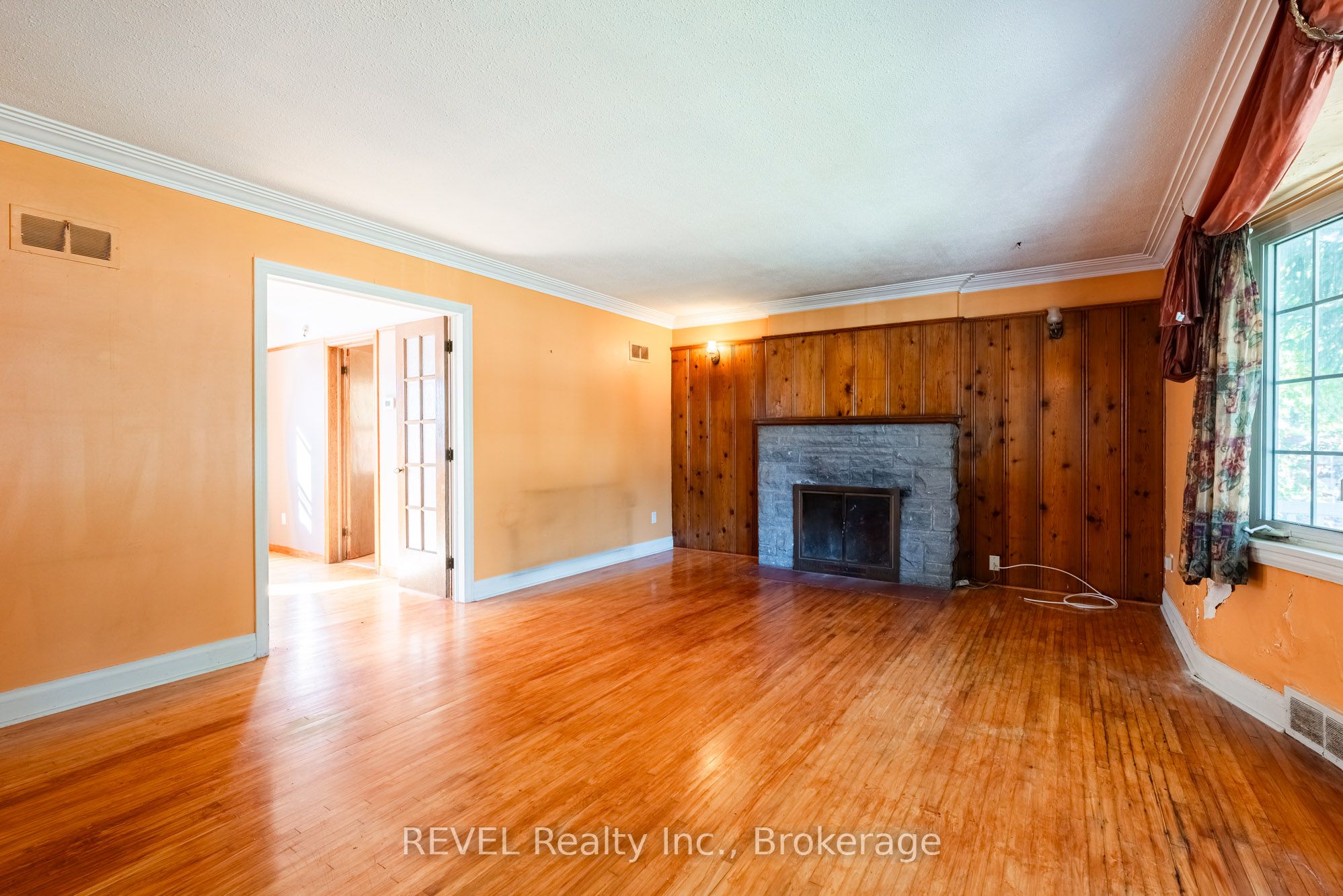 7044 Leeming Street Property Photo 9