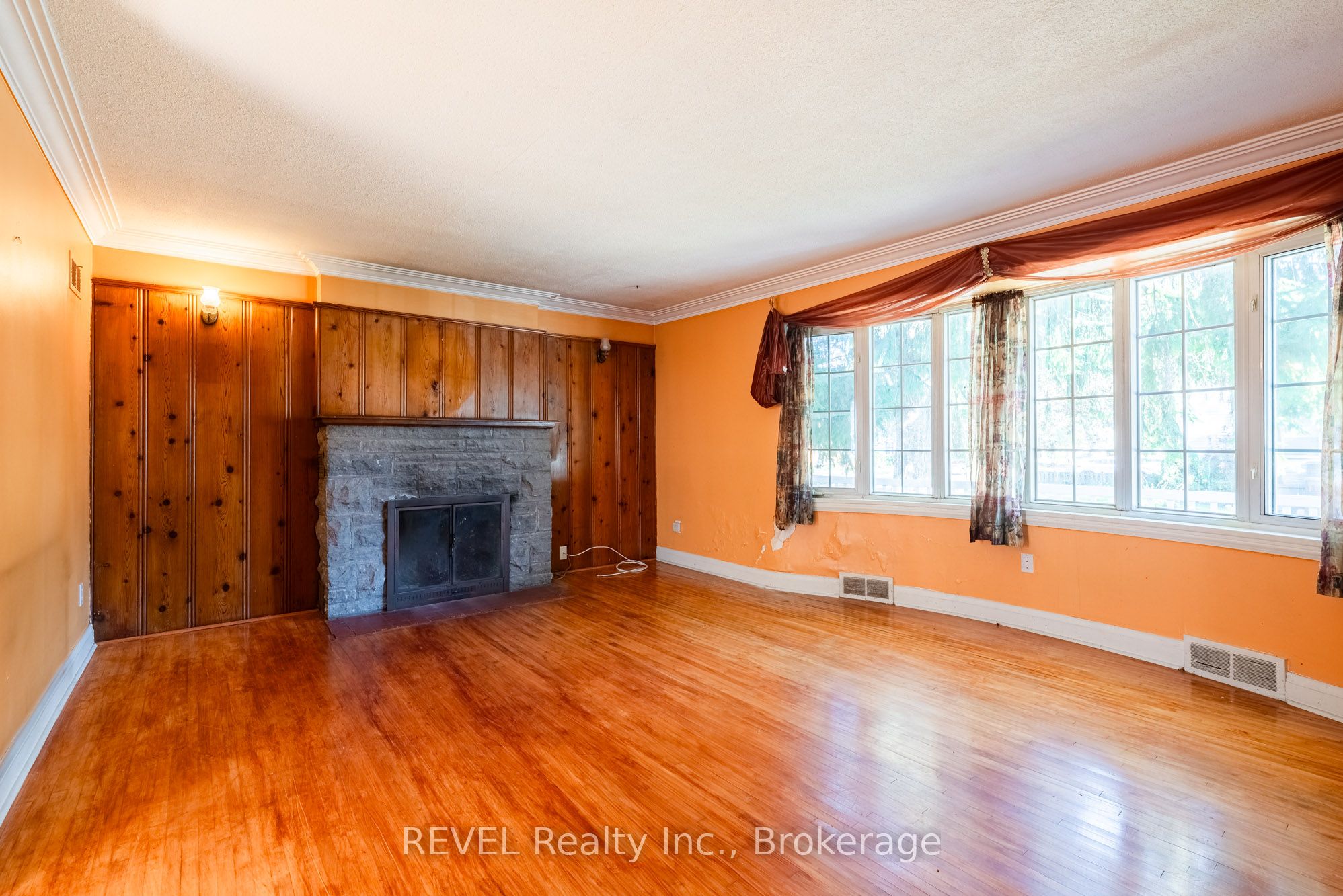 7044 Leeming Street Property Photo 10