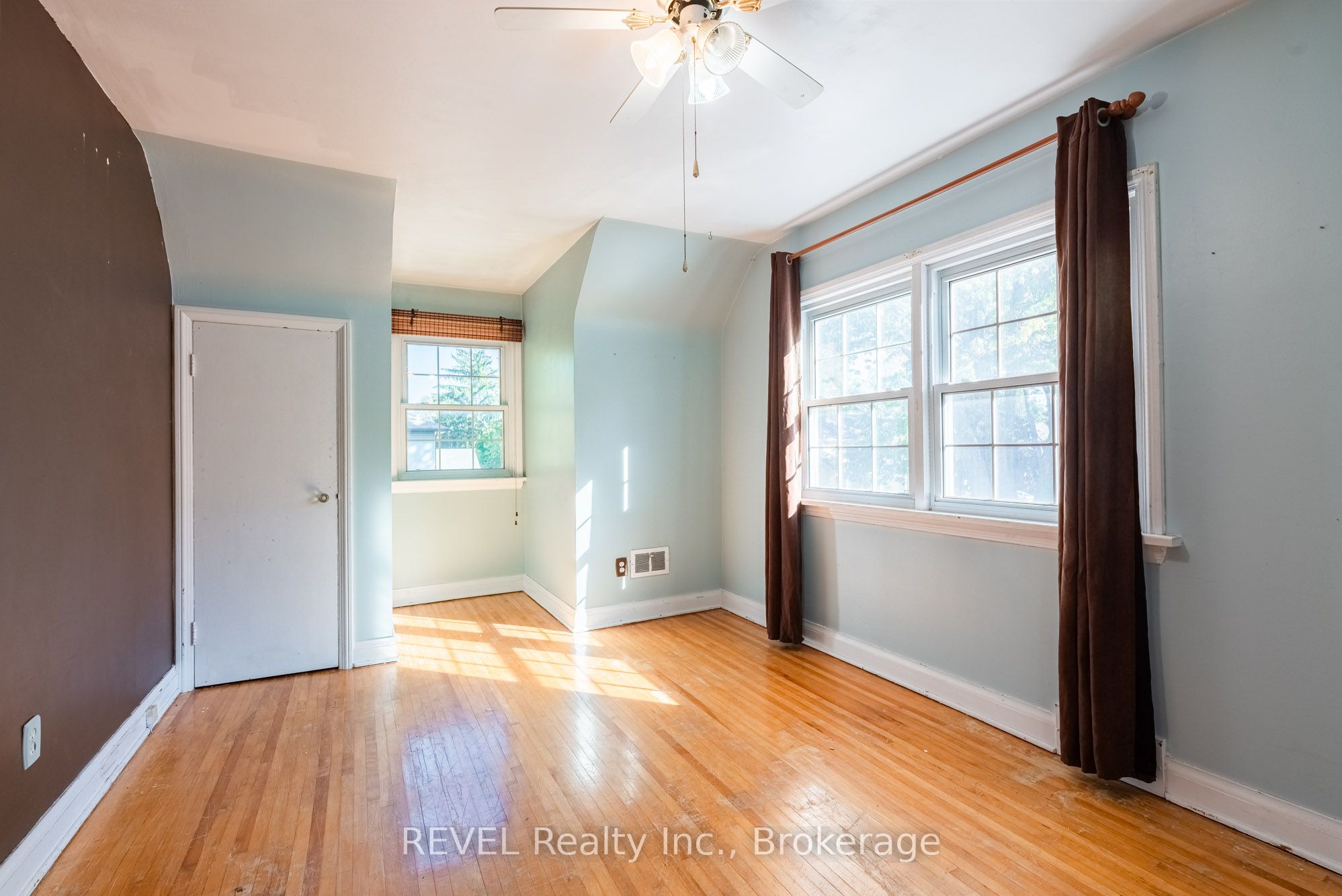 7044 Leeming Street Property Photo 29