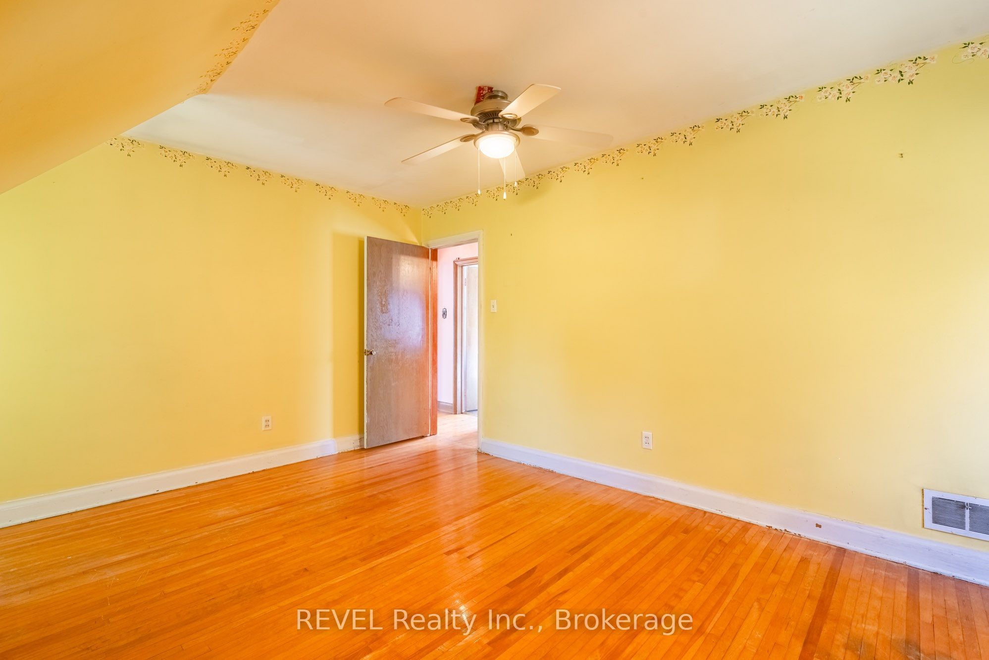 7044 Leeming Street Property Photo 36