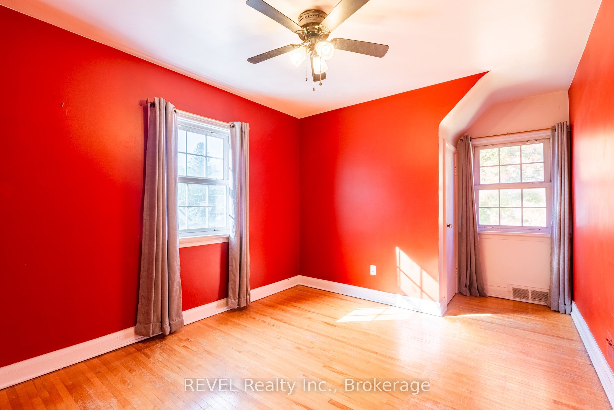 7044 Leeming Street Property Photo 37