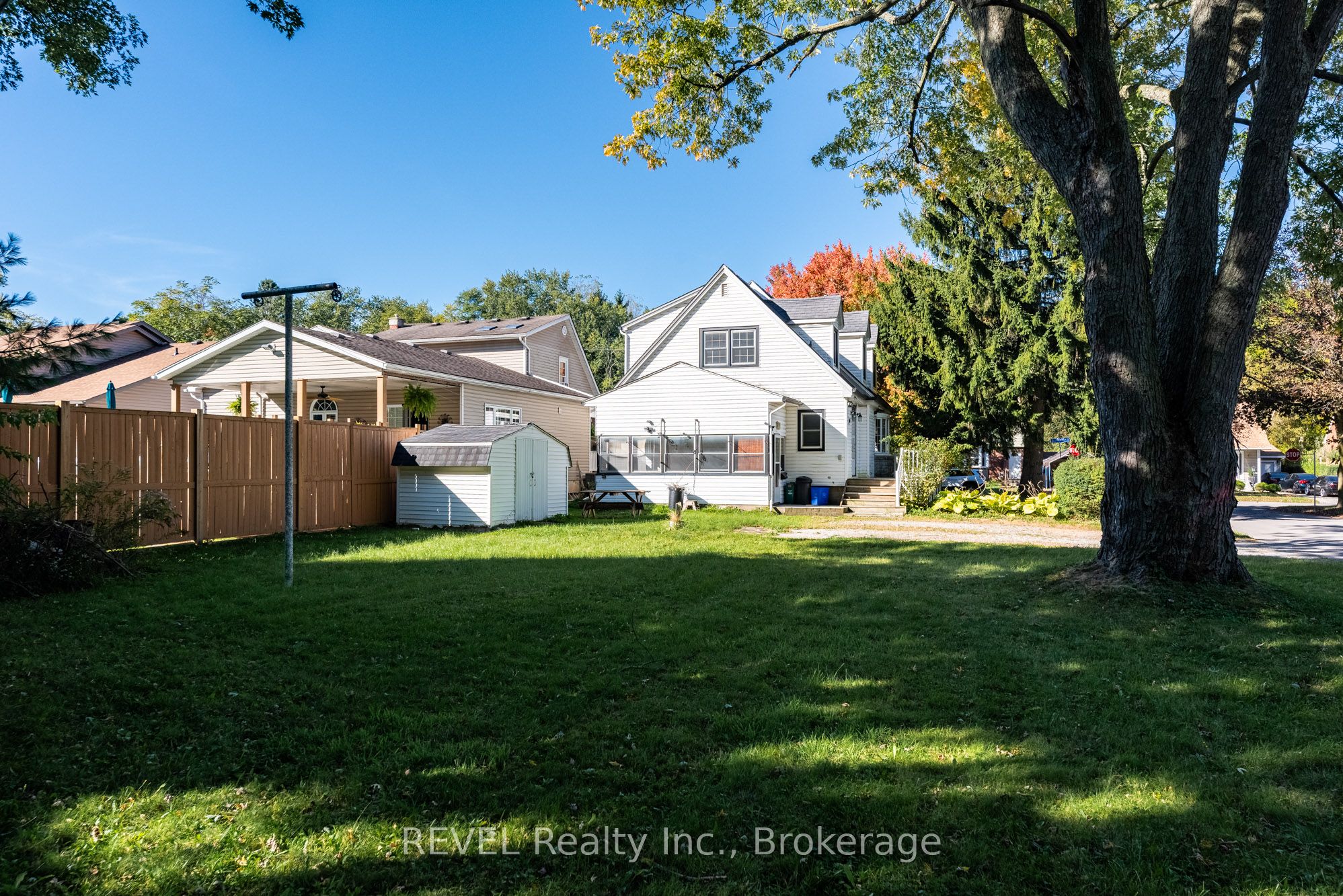 7044 Leeming Street Property Photo 46