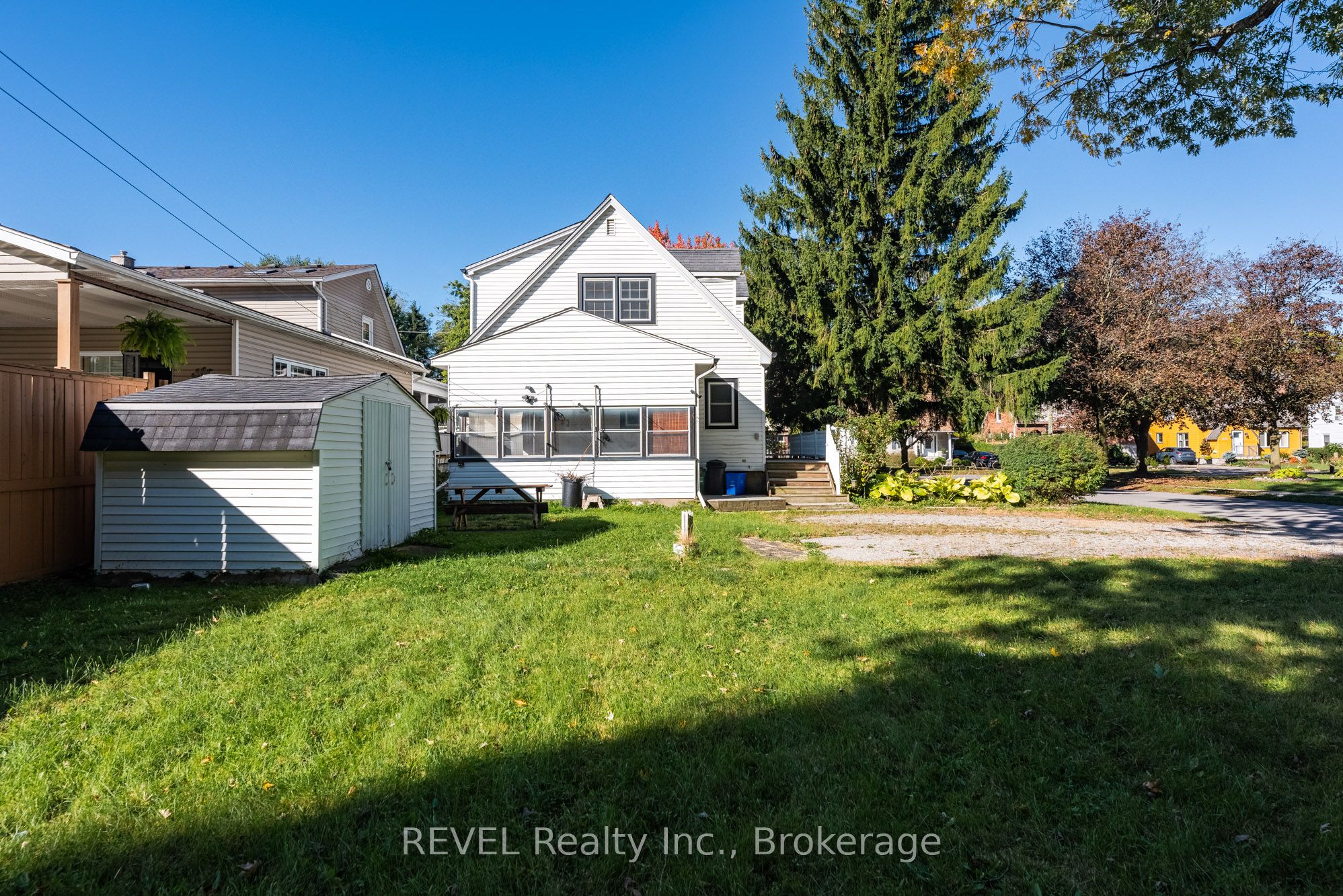 7044 Leeming Street Property Photo 47