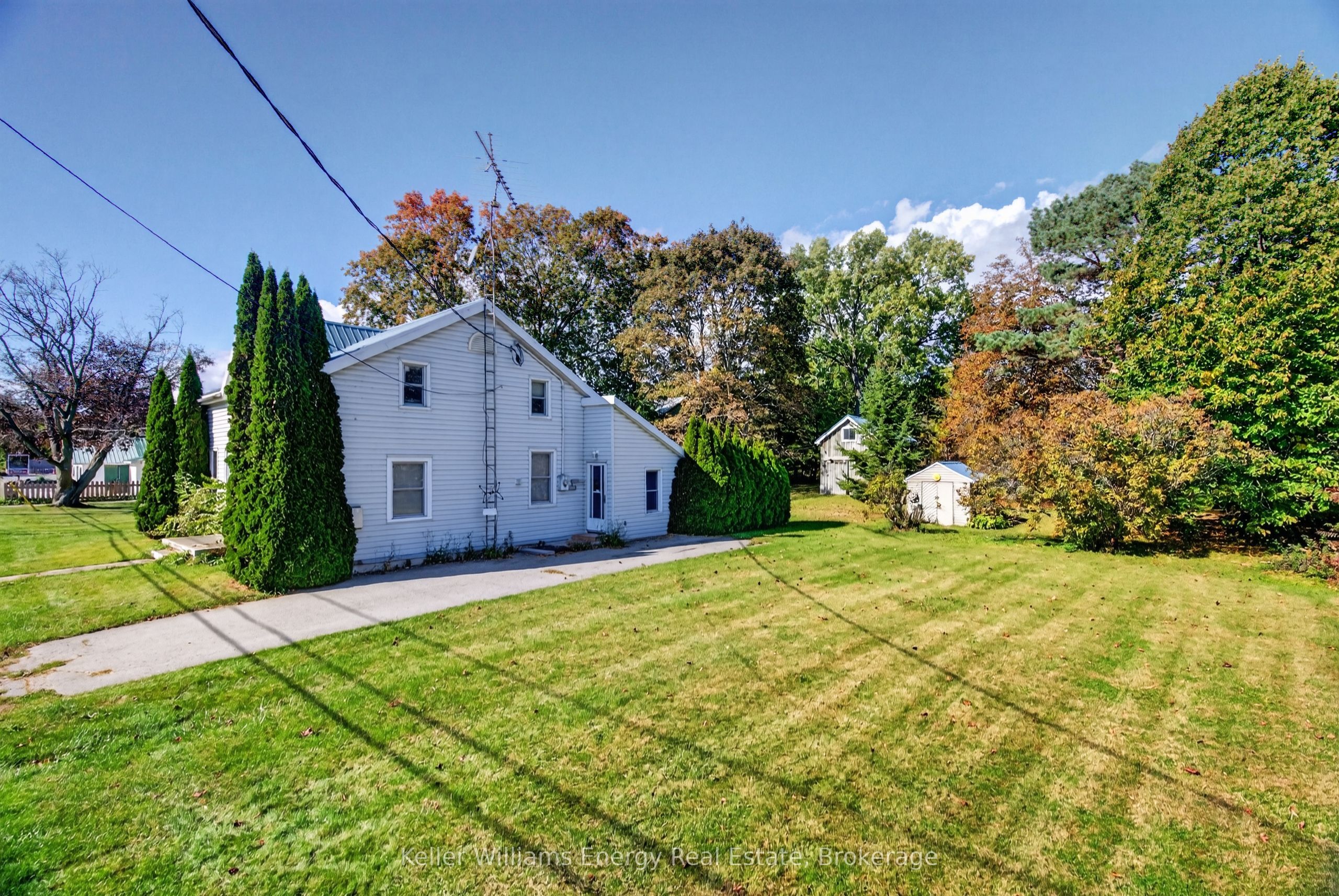 176 Wellington Main Street Property Photo 7