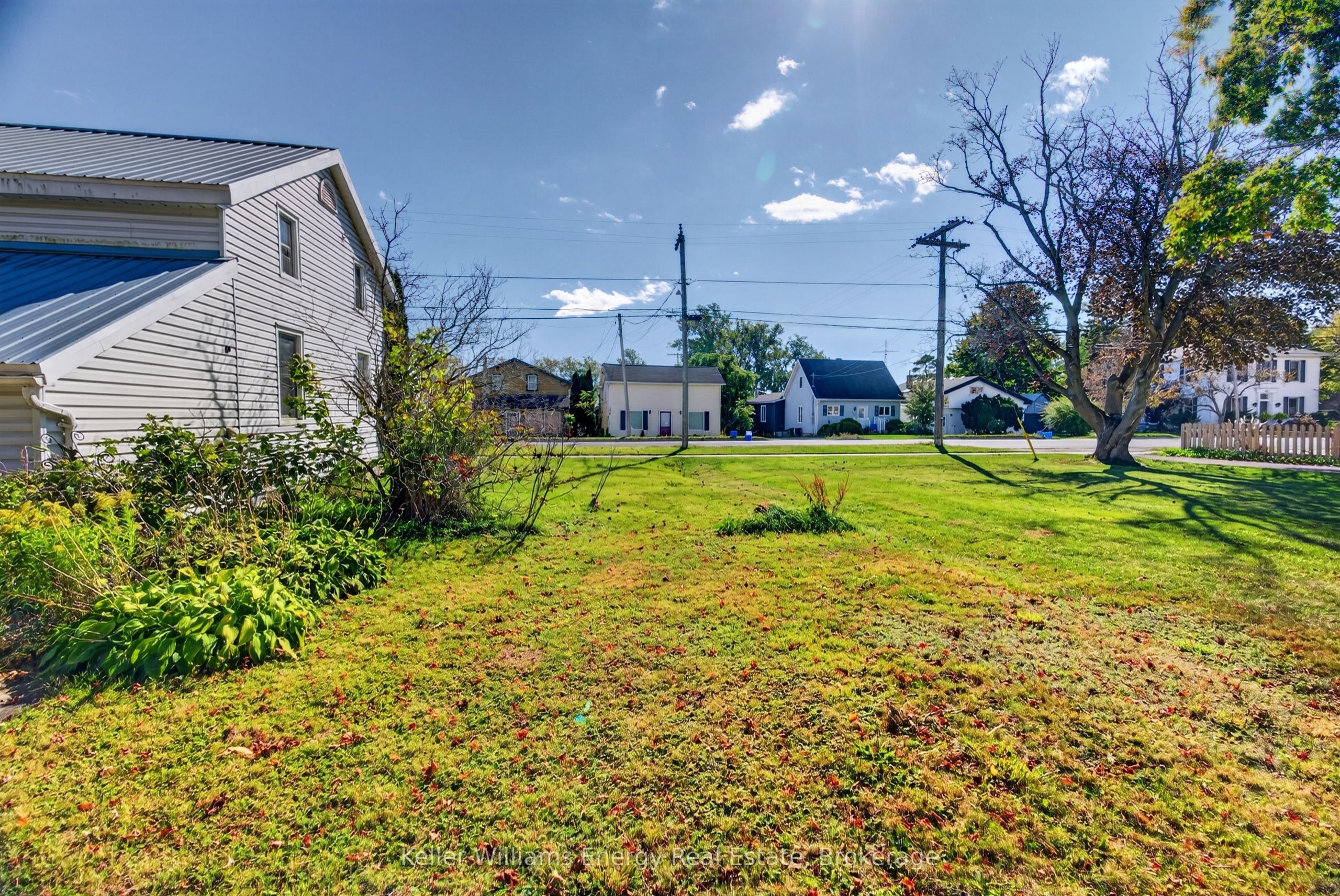 176 Wellington Main Street Property Photo 11