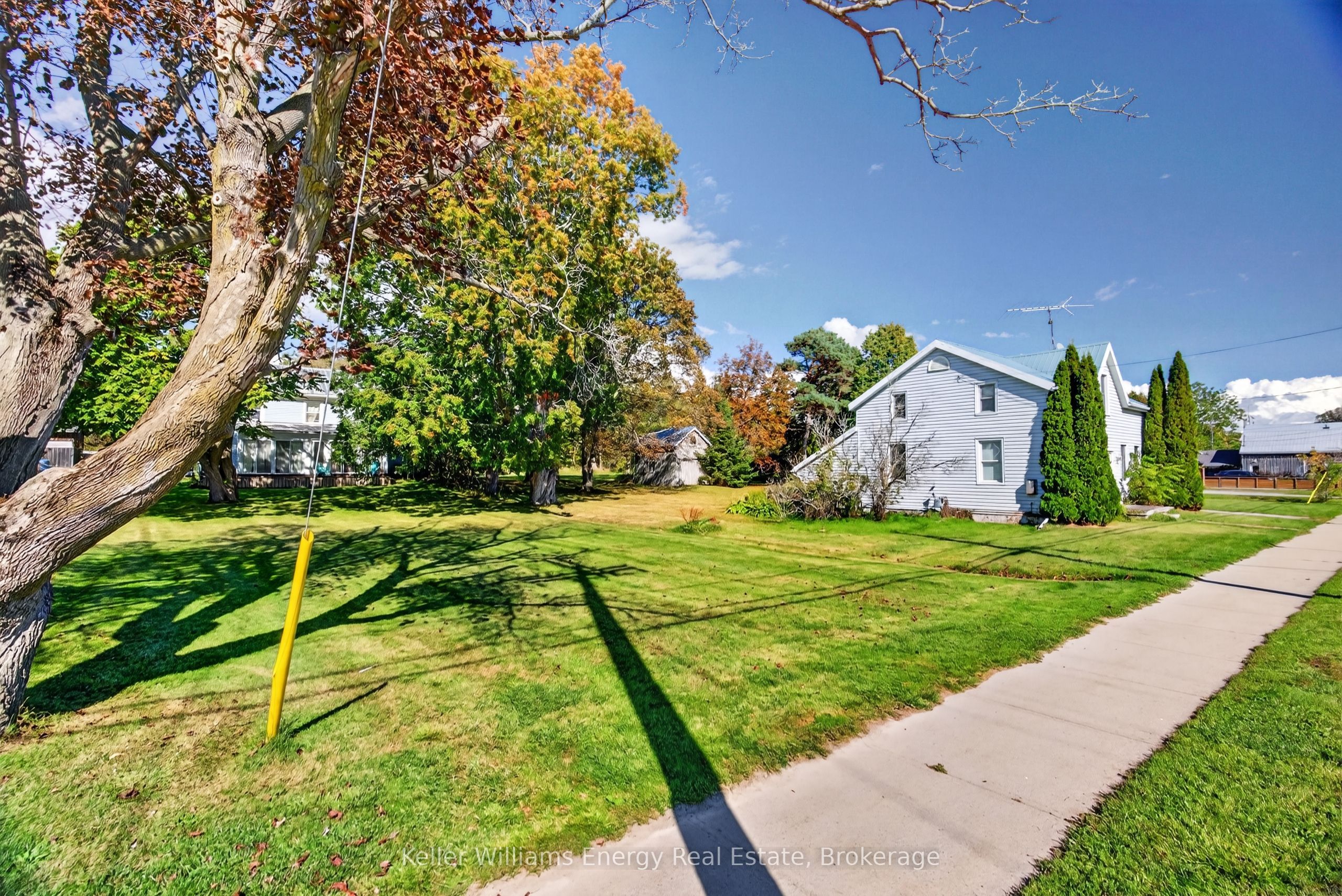 176 Wellington Main Street Property Photo 13