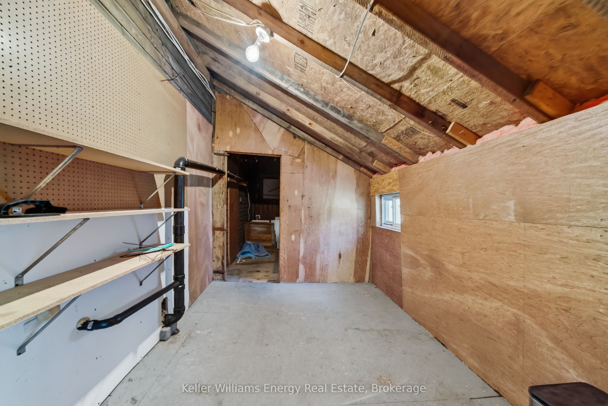 176 Wellington Main Street Property Photo 16