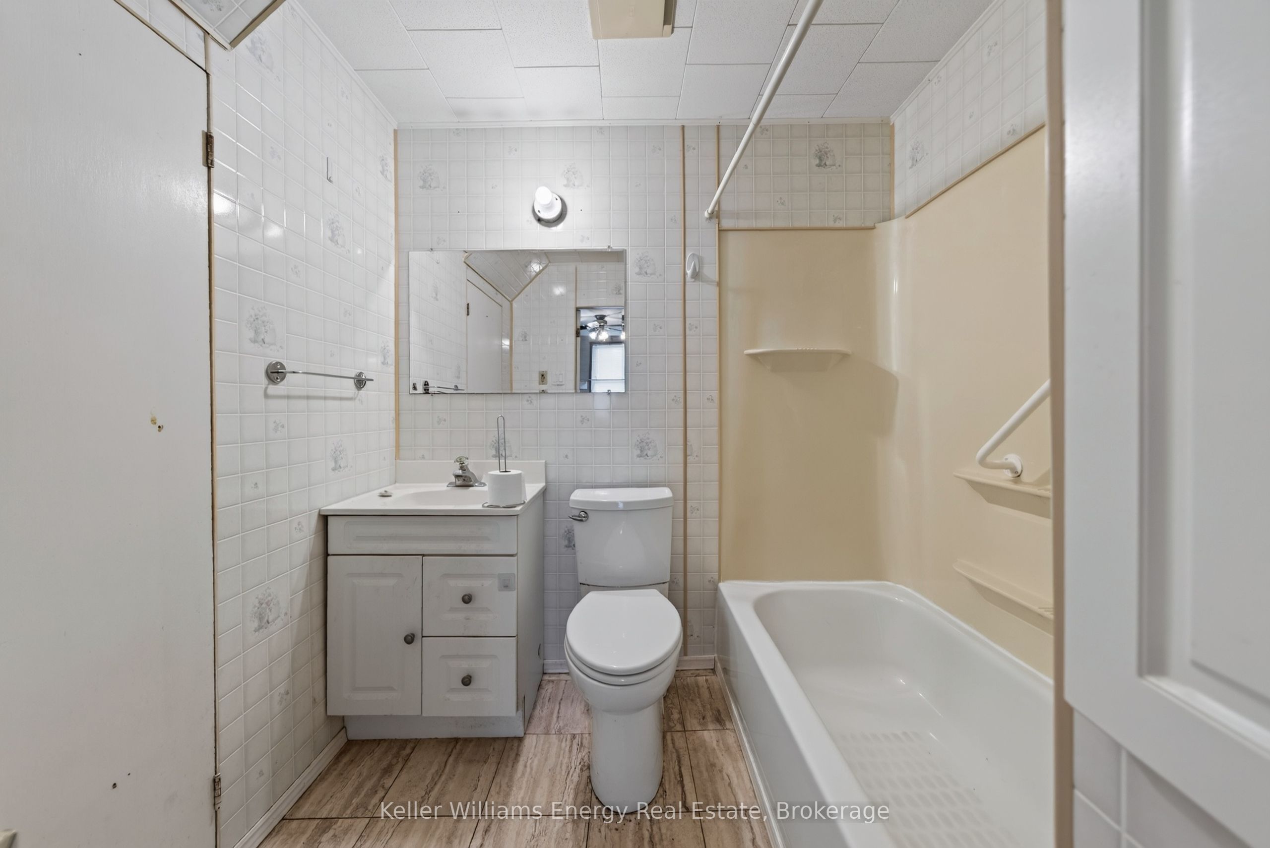 176 Wellington Main Street Property Photo 20