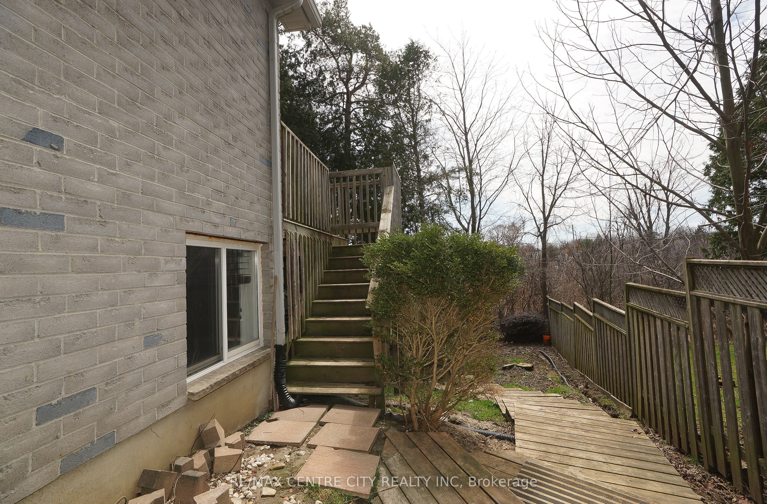 521 Blackwater Place Property Photo 22