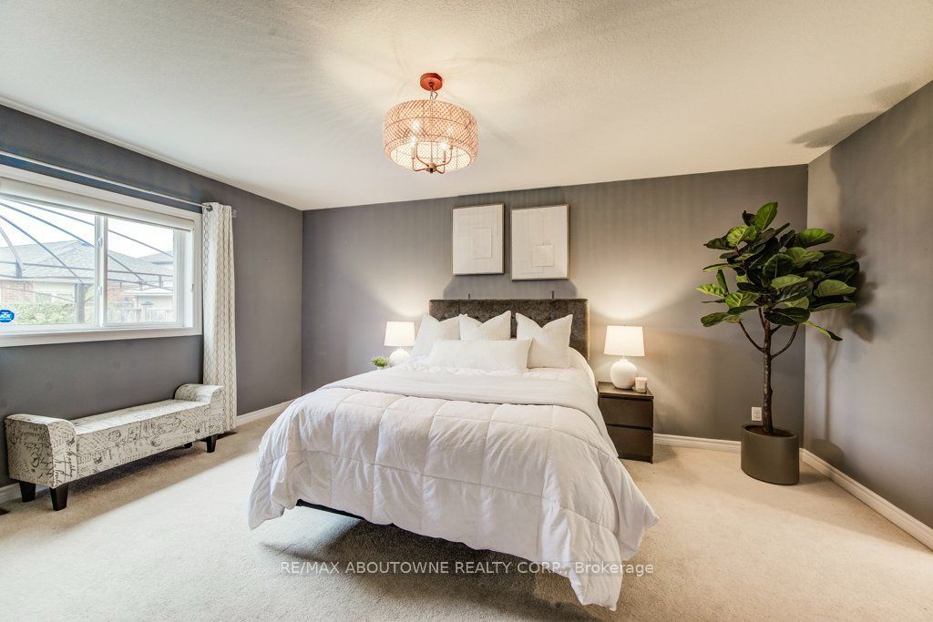 12 Brock Street Property Photo 10