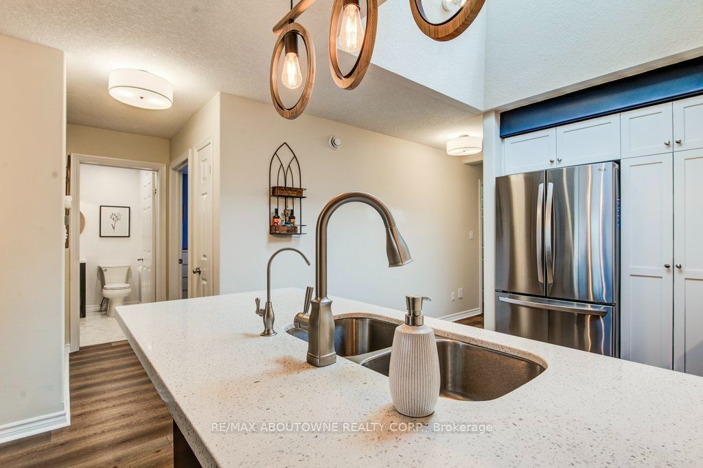 12 Brock Street Property Photo 14