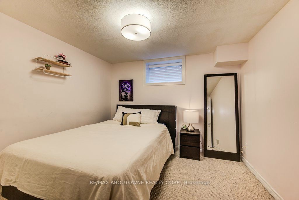 12 Brock Street Property Photo 18