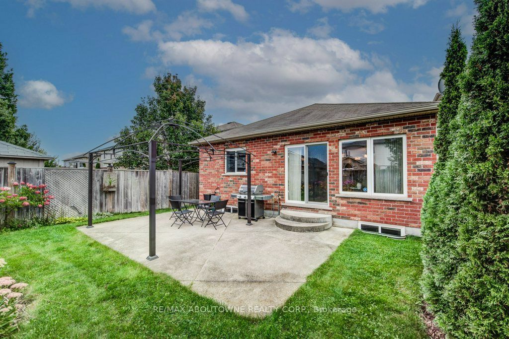 12 Brock Street Property Photo 24