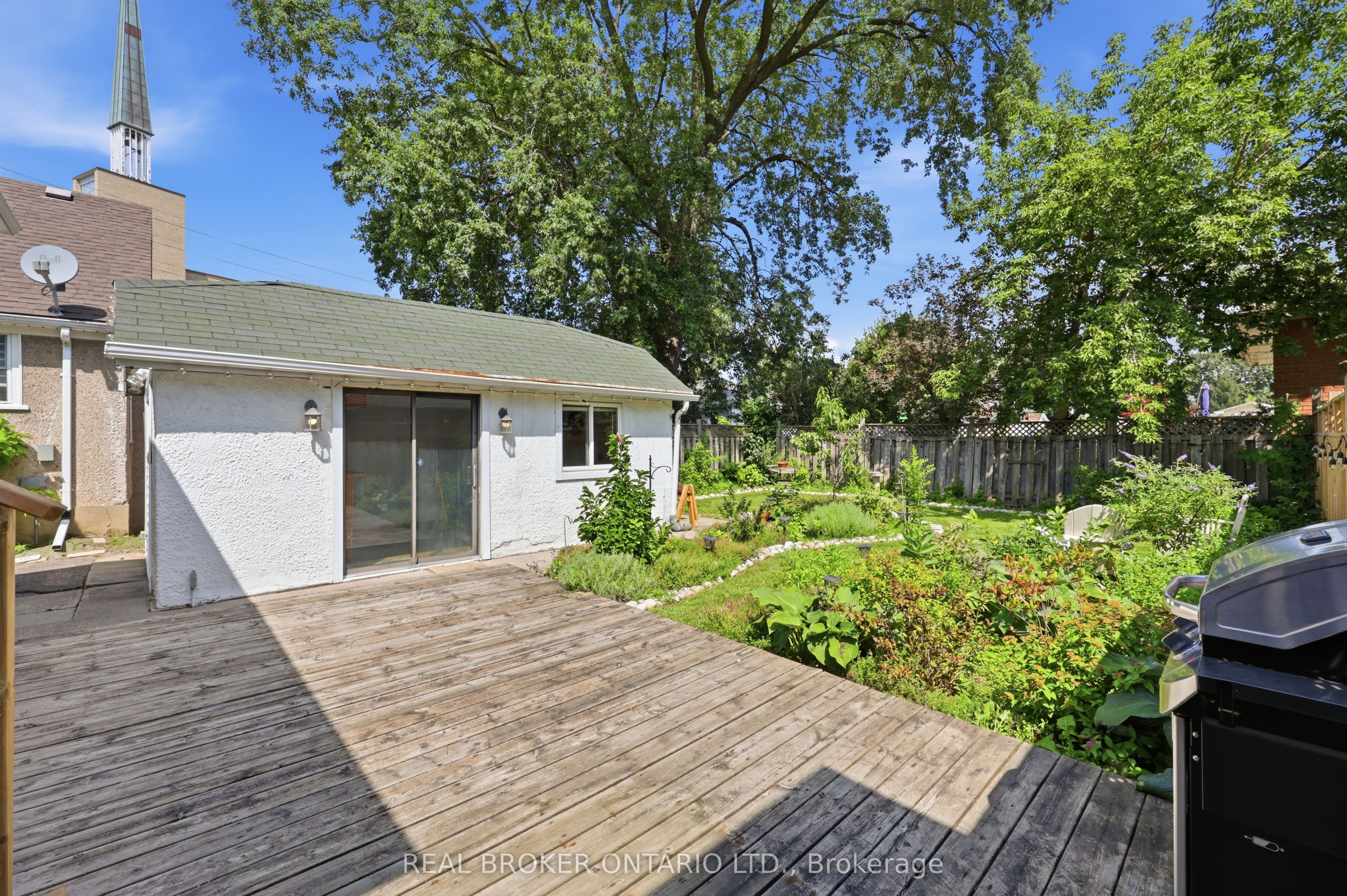 218 Lake Street Property Photo 12