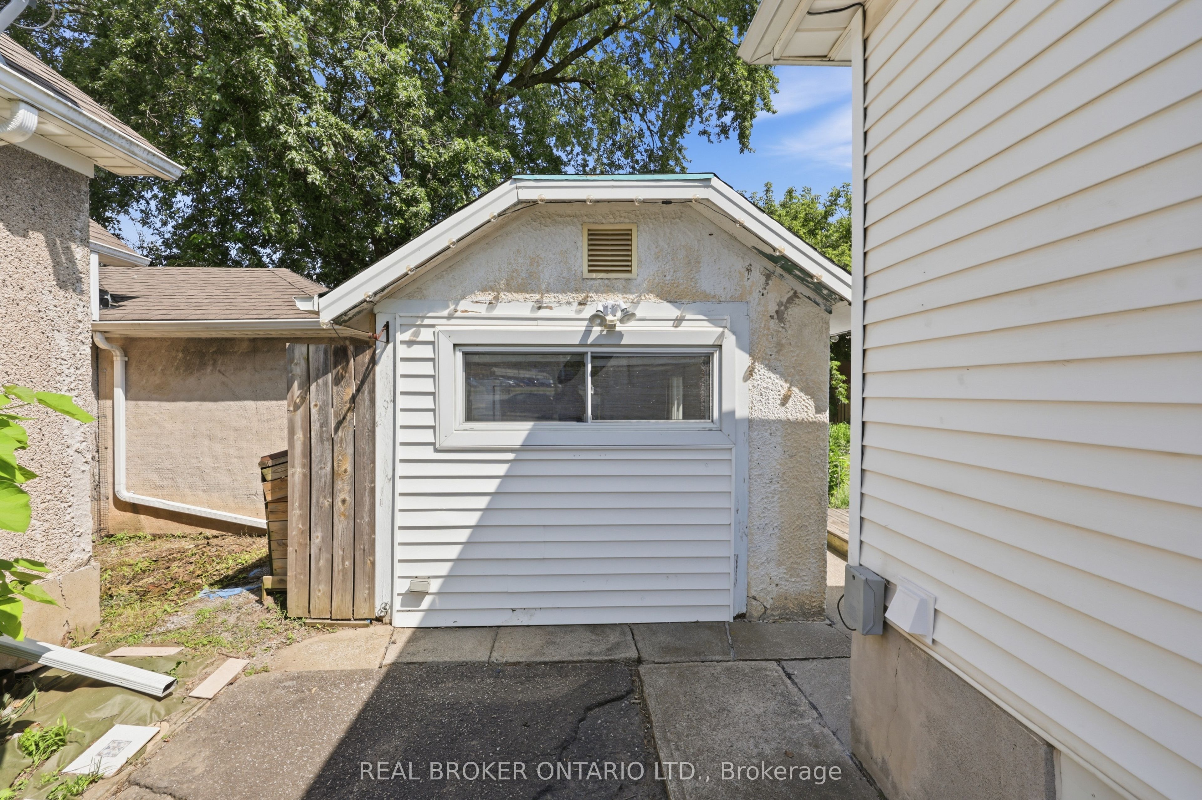 218 Lake Street Property Photo 14