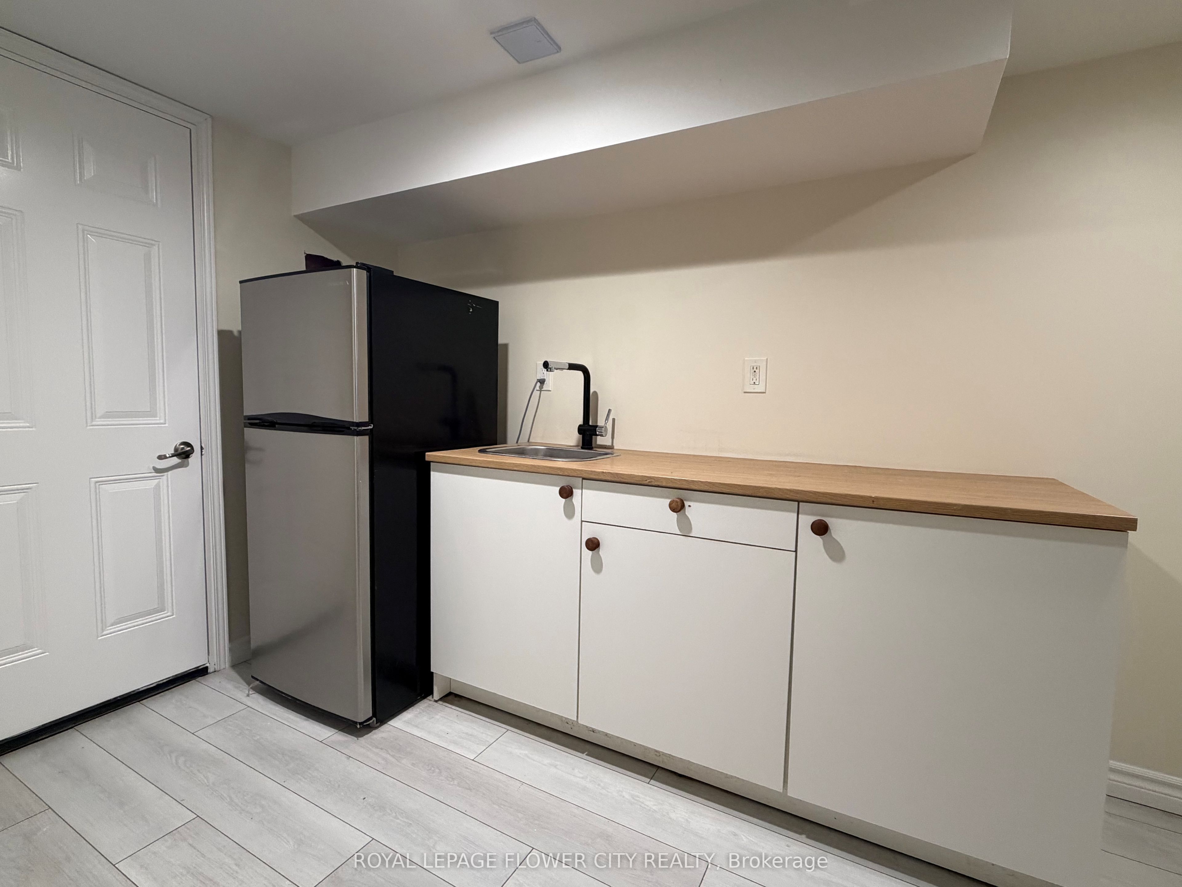 6 Tarrison Street Property Photo 20