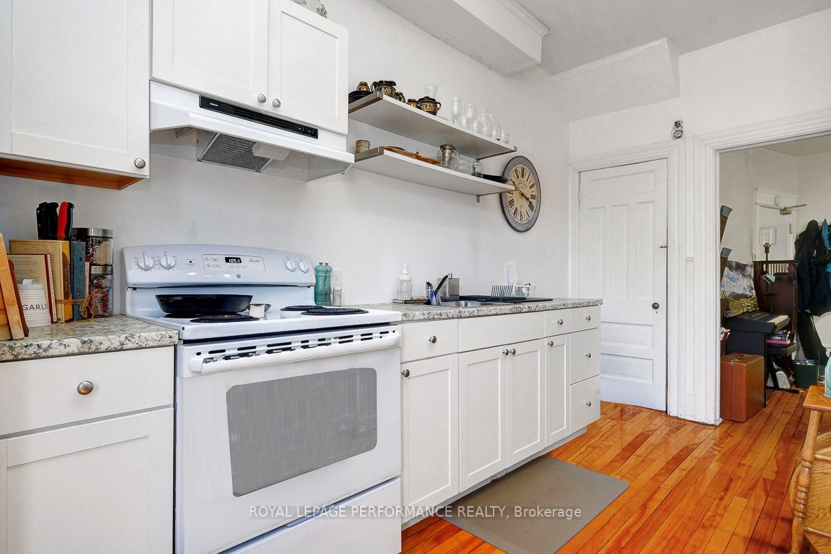 486-488 Lisgar Street Property Photo 7