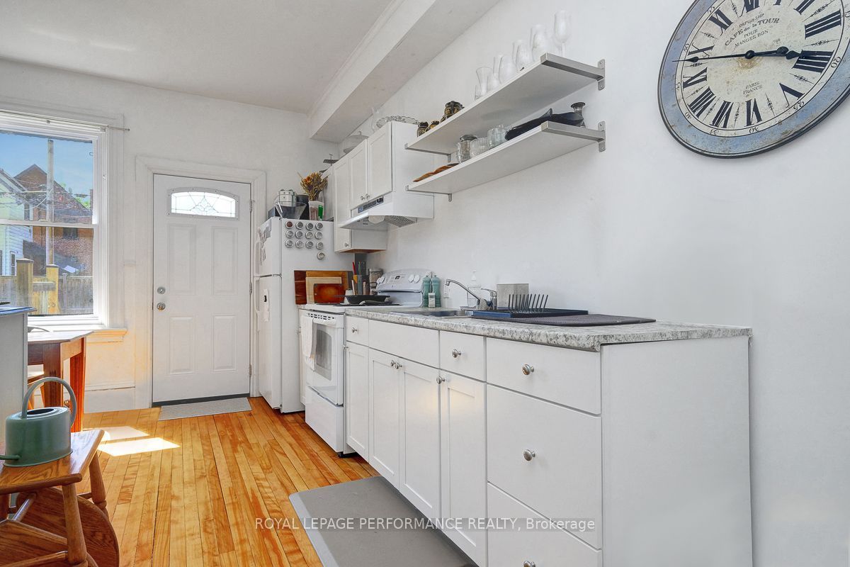 486-488 Lisgar Street Property Photo 8