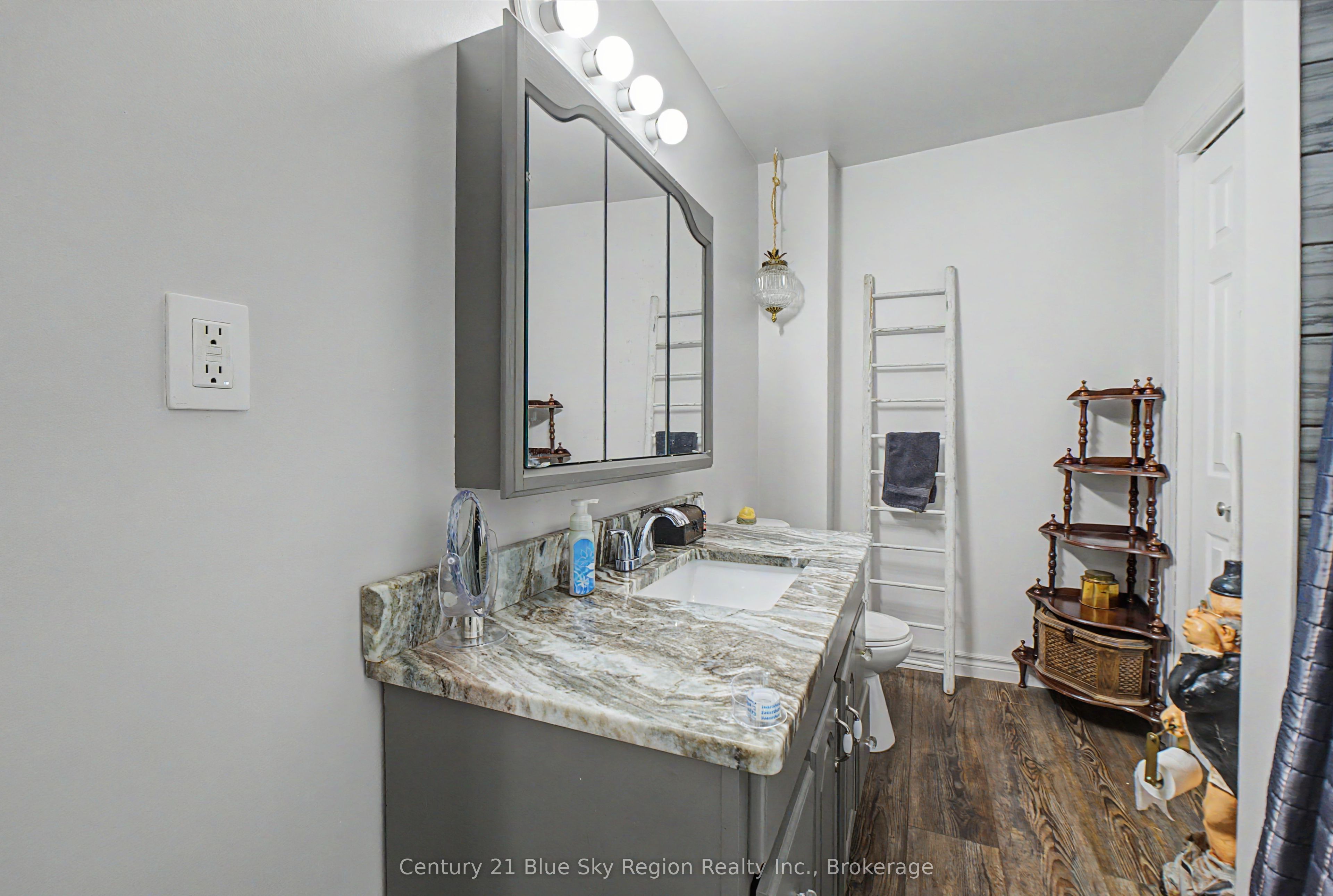 1367 Four Mile Lake Road Property Photo 21