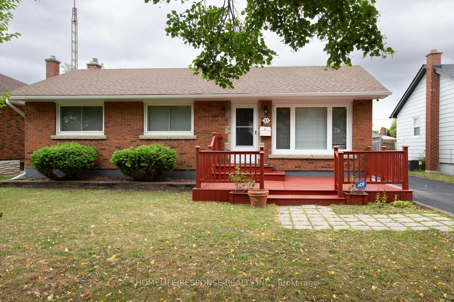 35 Parkdale Drive Property Photo 1