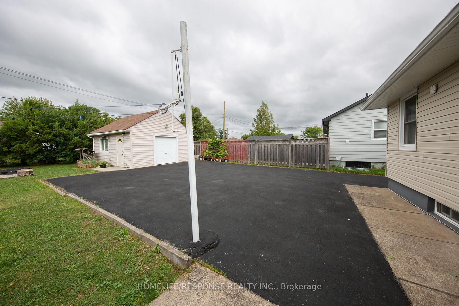 35 Parkdale Drive Property Photo 30