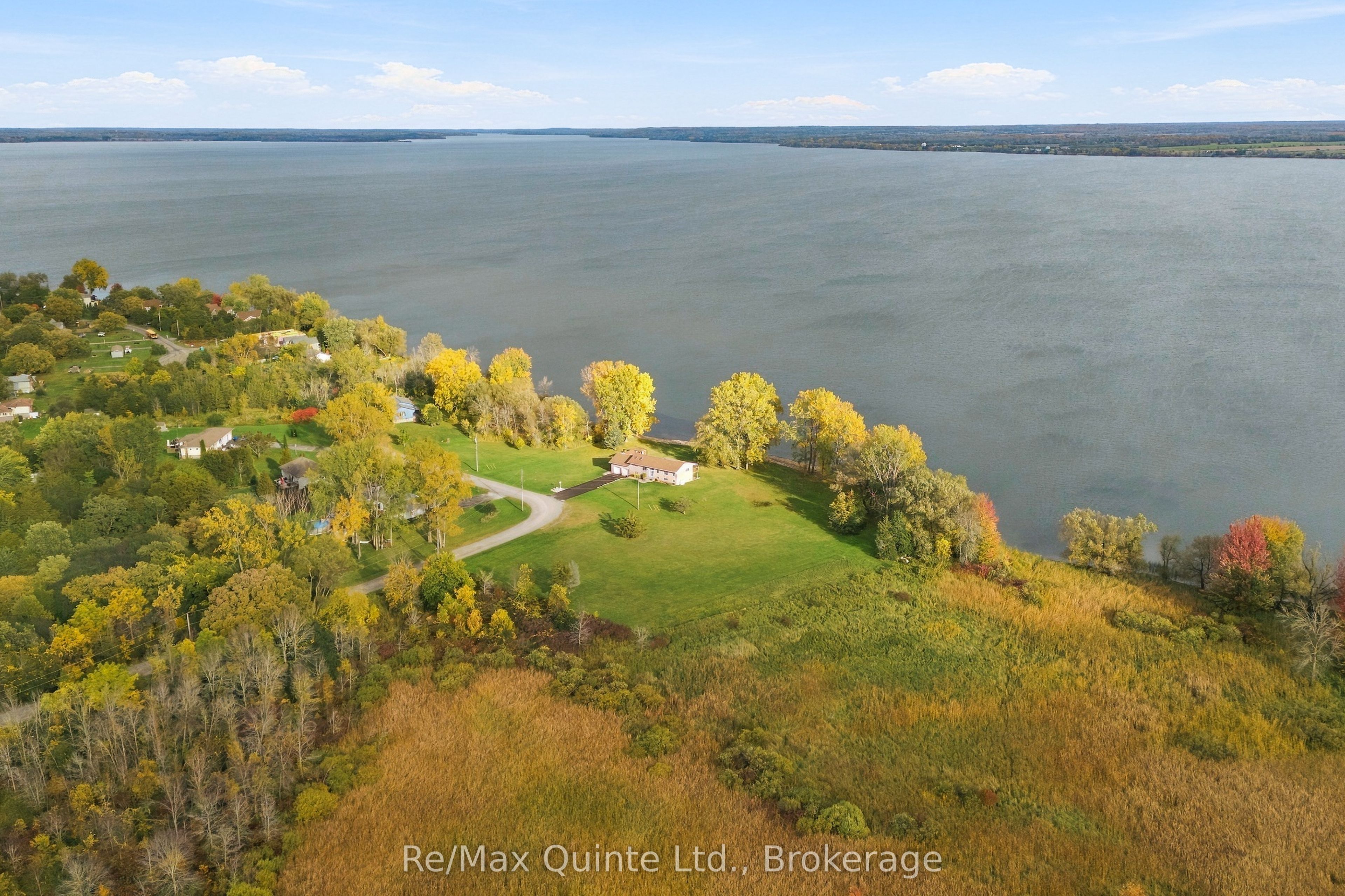 40 Wallbridge Circle Property Photo 1