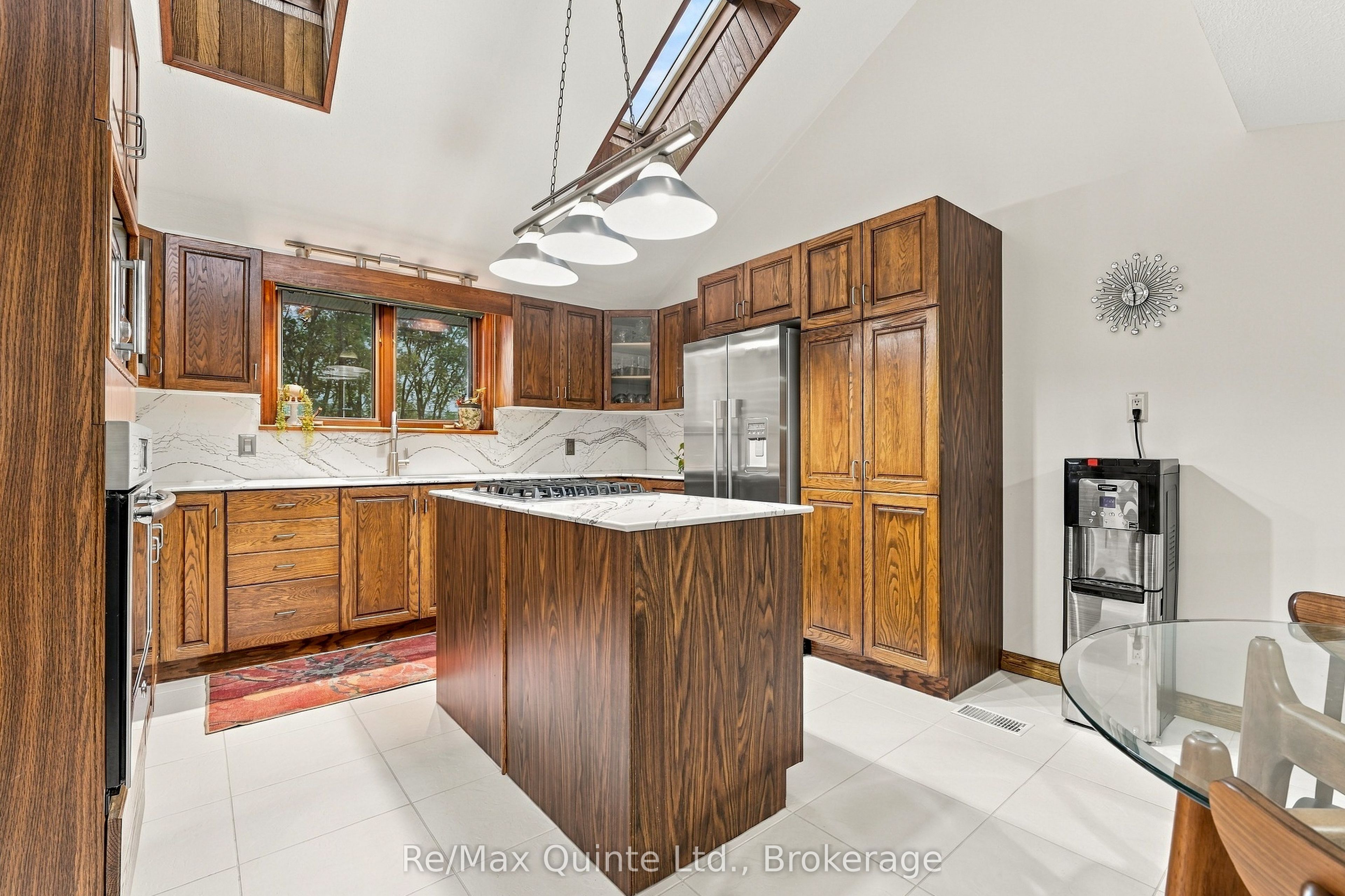 40 Wallbridge Circle Property Photo 13