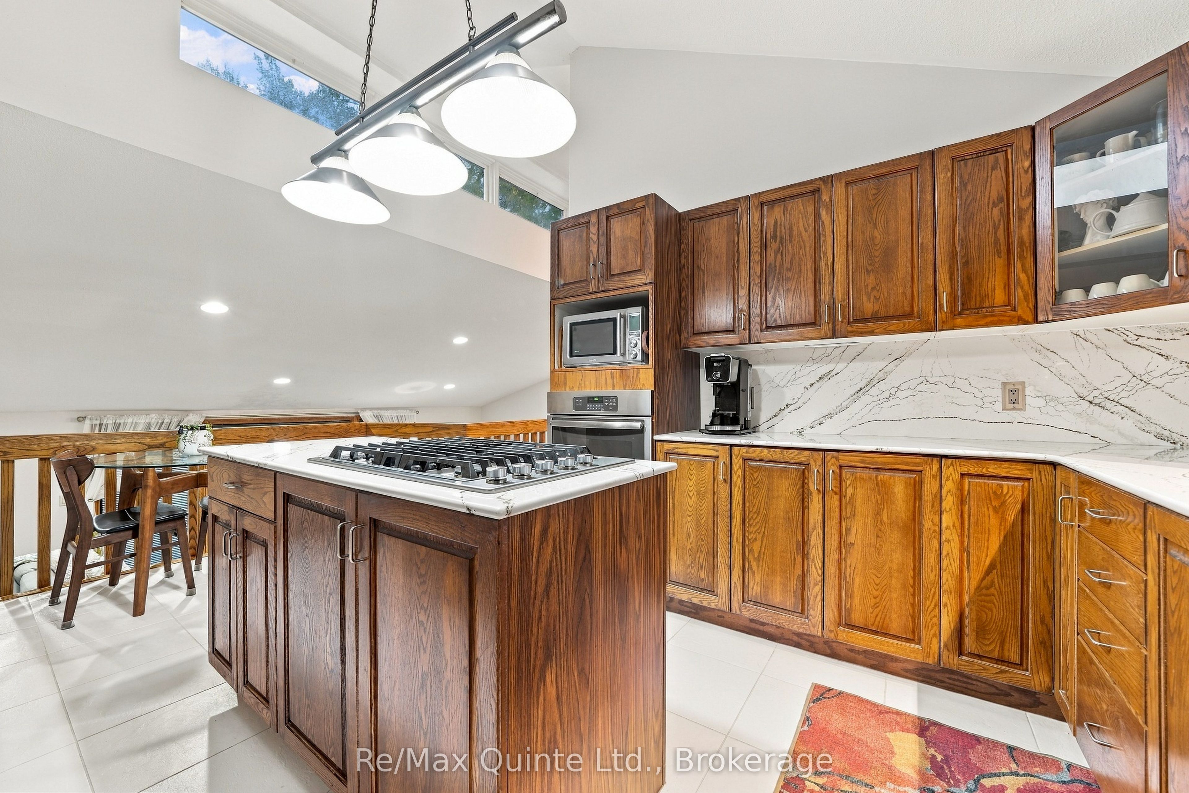 40 Wallbridge Circle Property Photo 15