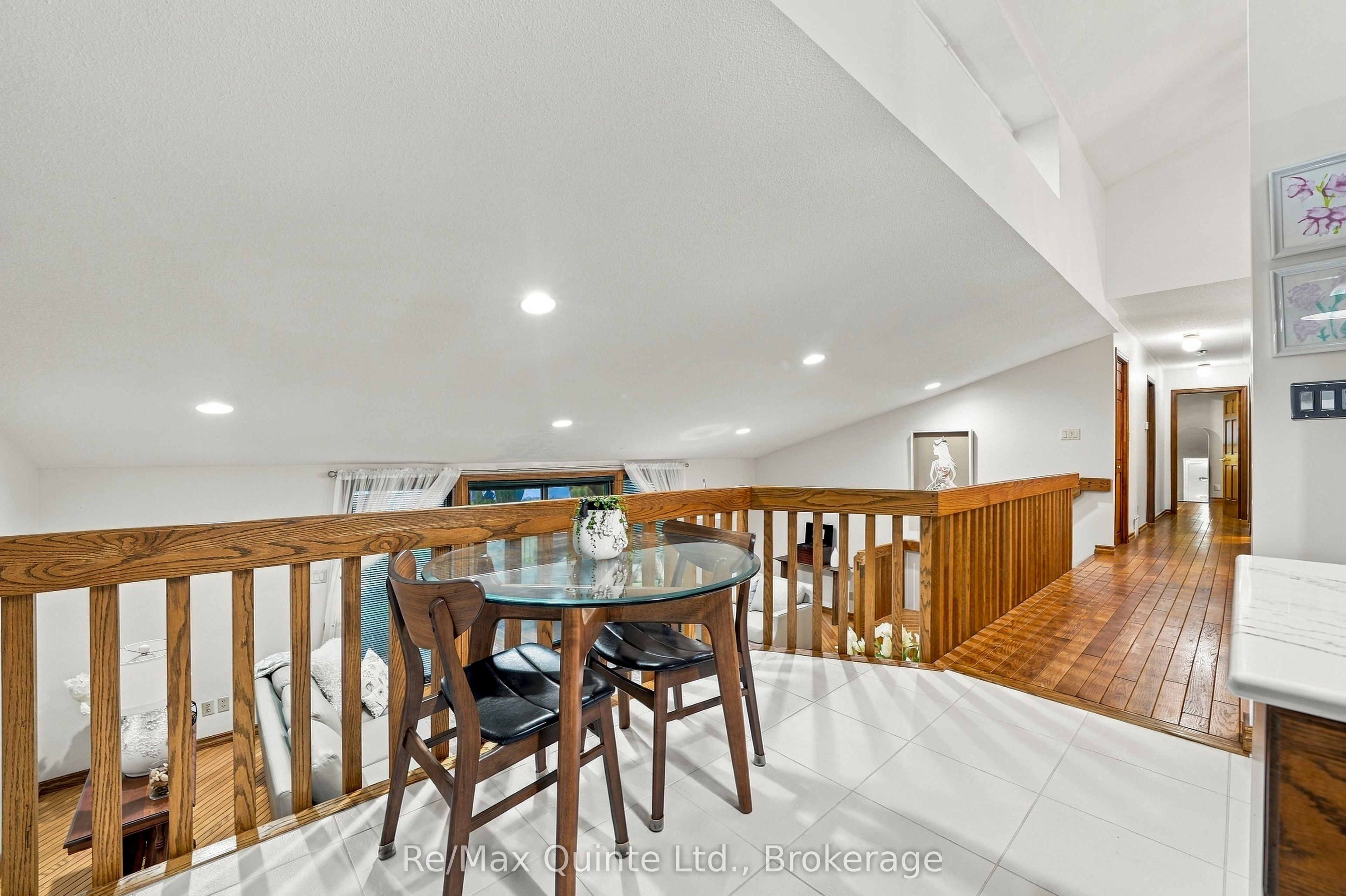 40 Wallbridge Circle Property Photo 16