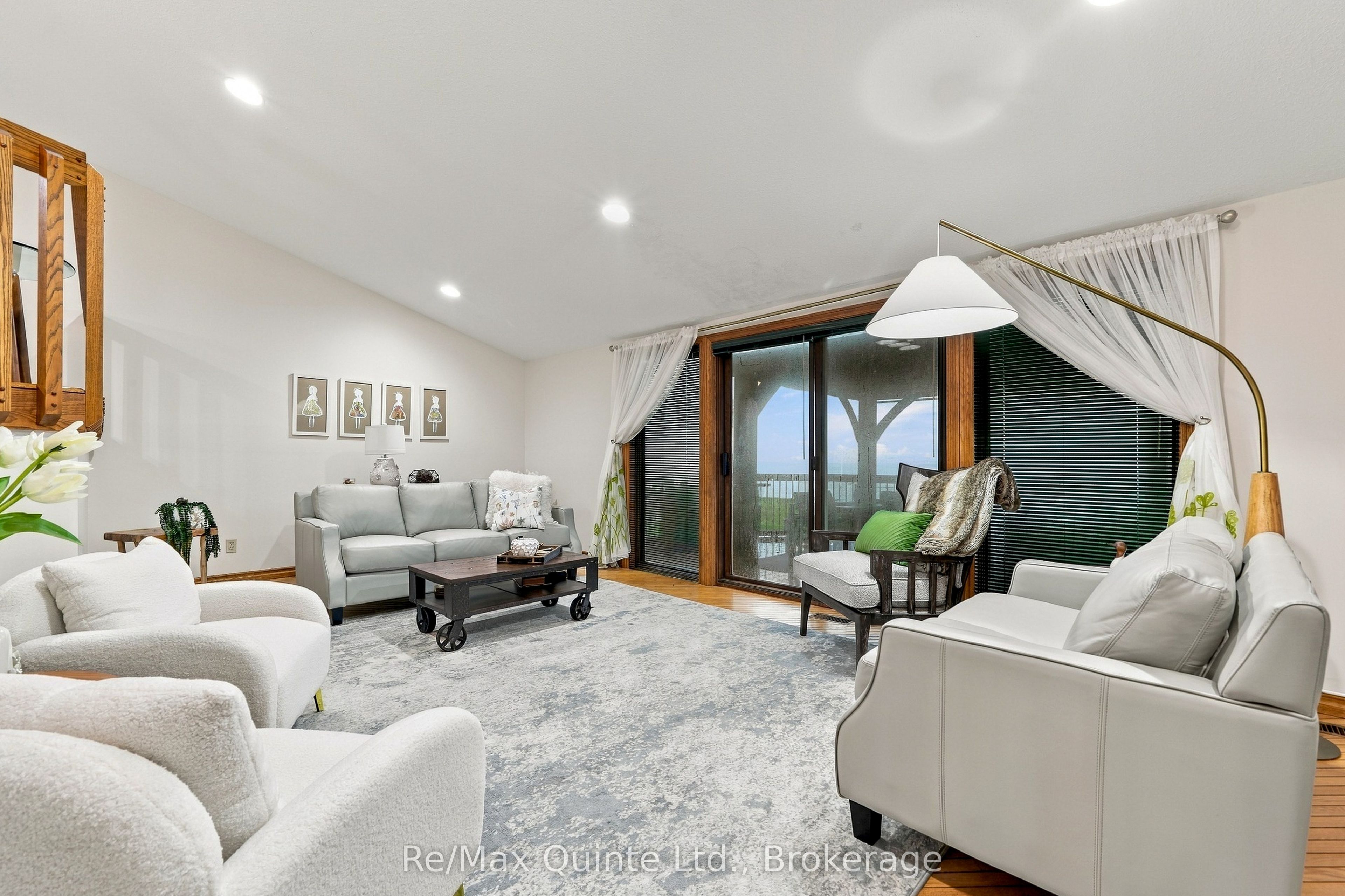 40 Wallbridge Circle Property Photo 18