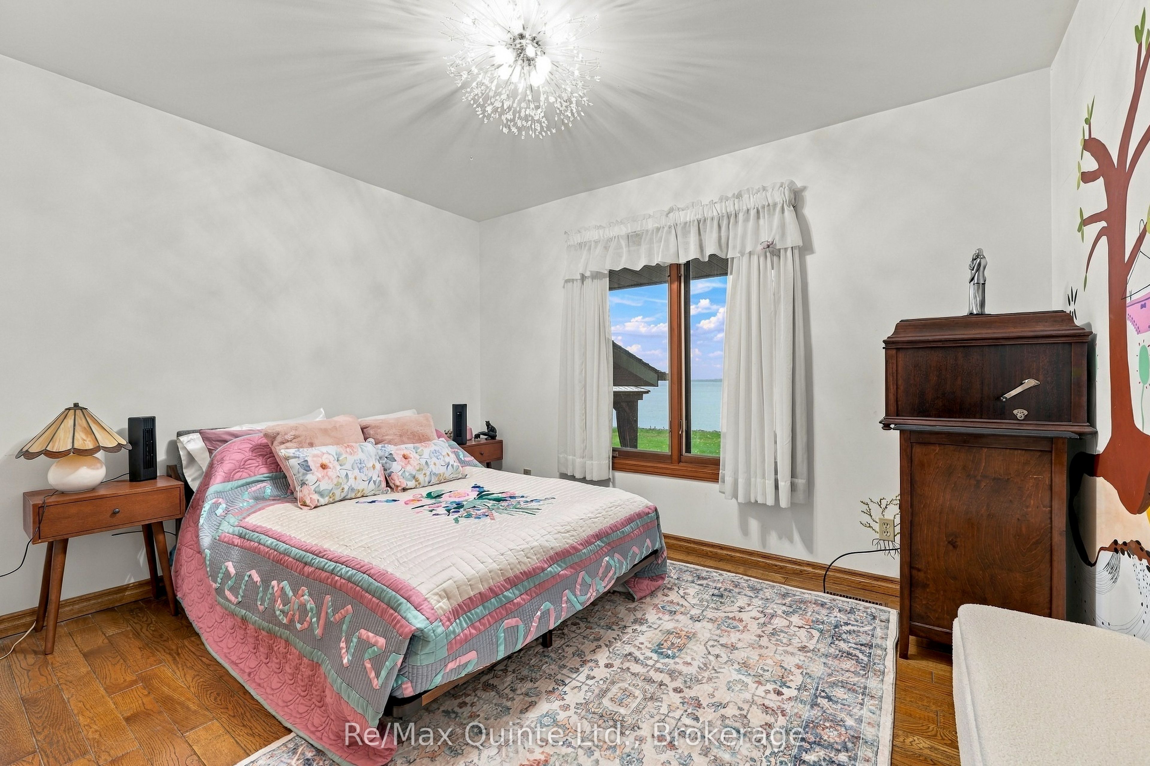 40 Wallbridge Circle Property Photo 25