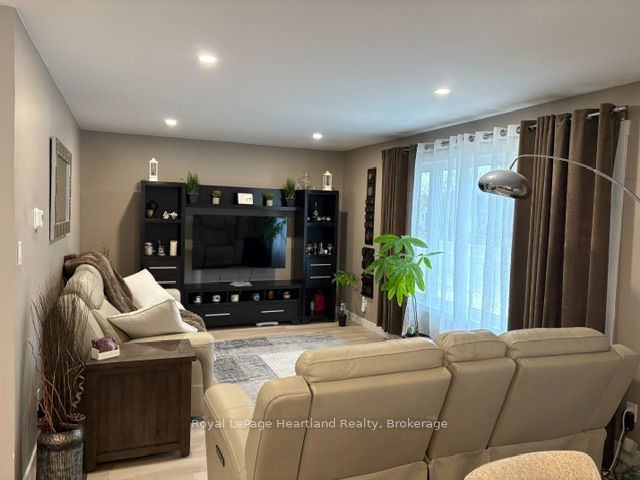 153 Bayfield Road Property Photo 2
