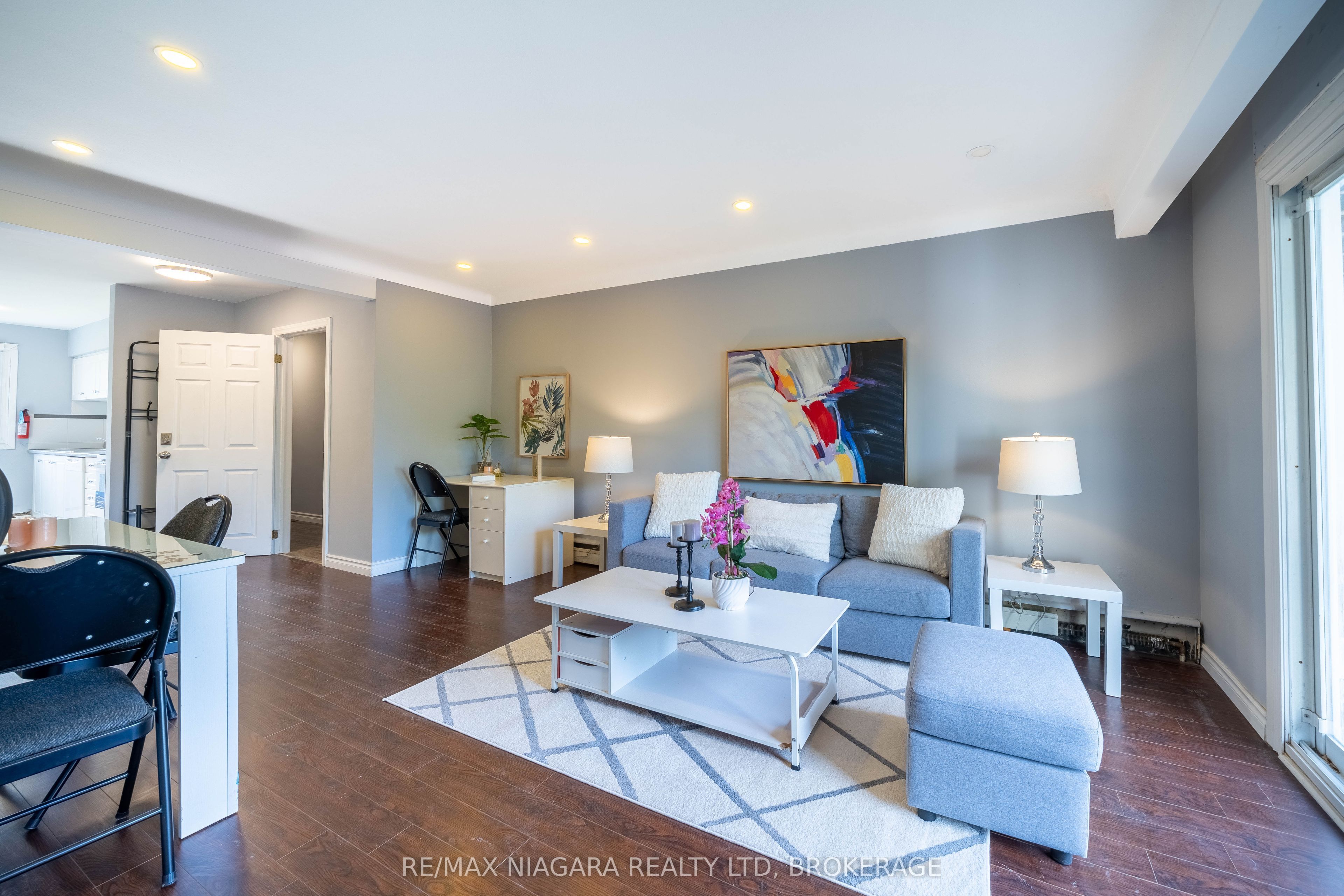 293-295 Glenridge Avenue Property Photo 6