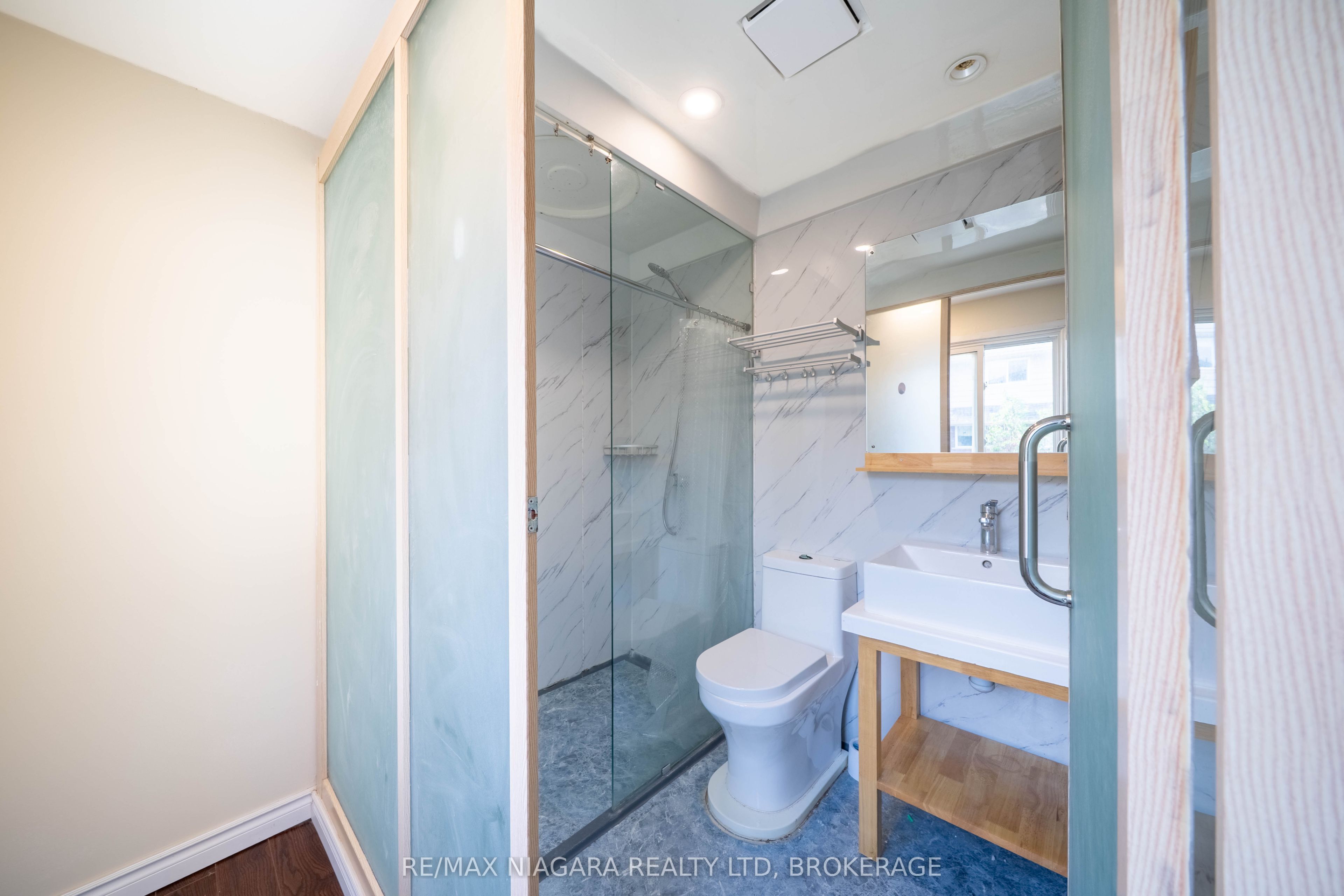 293-295 Glenridge Avenue Property Photo 13