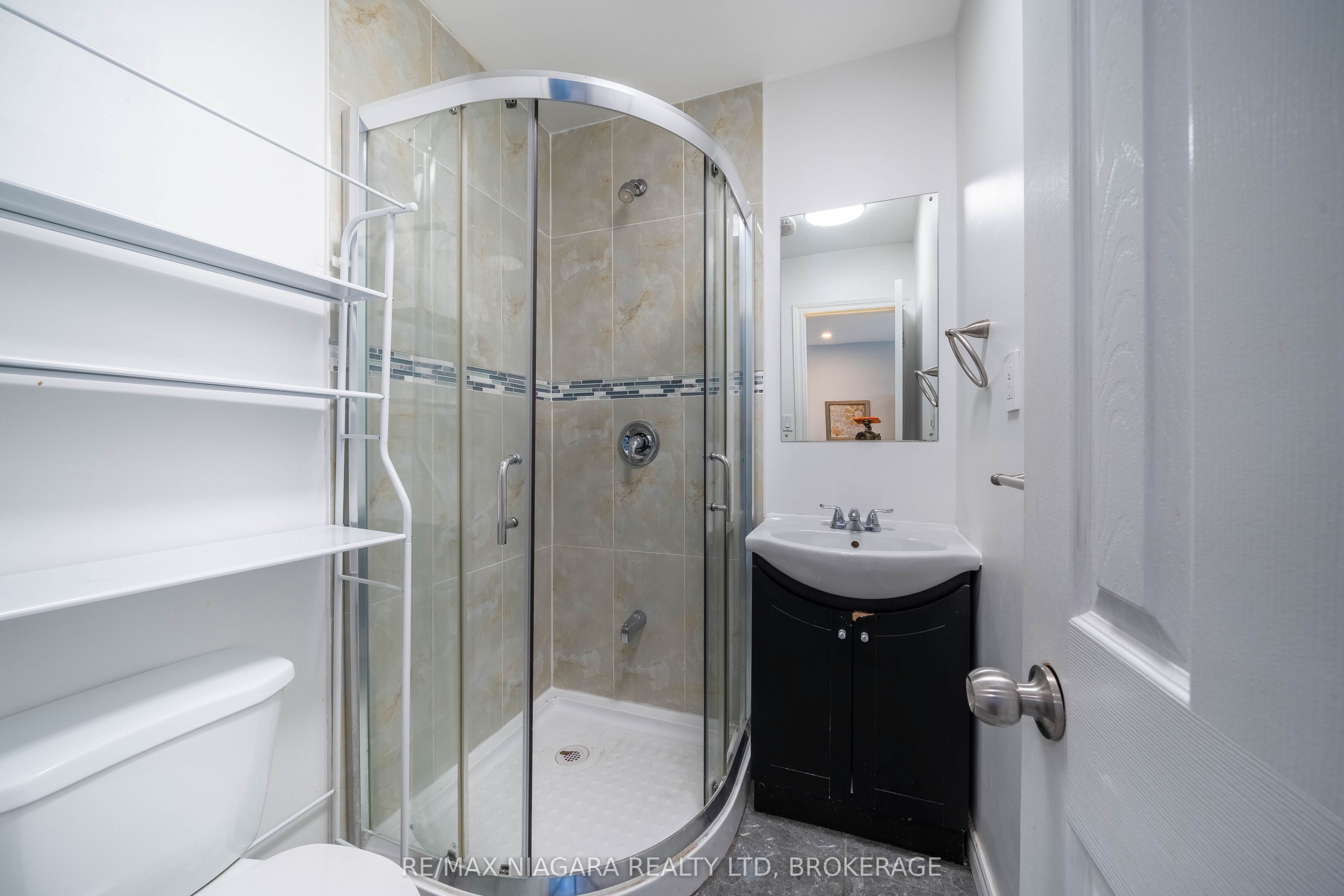 293-295 Glenridge Avenue Property Photo 17
