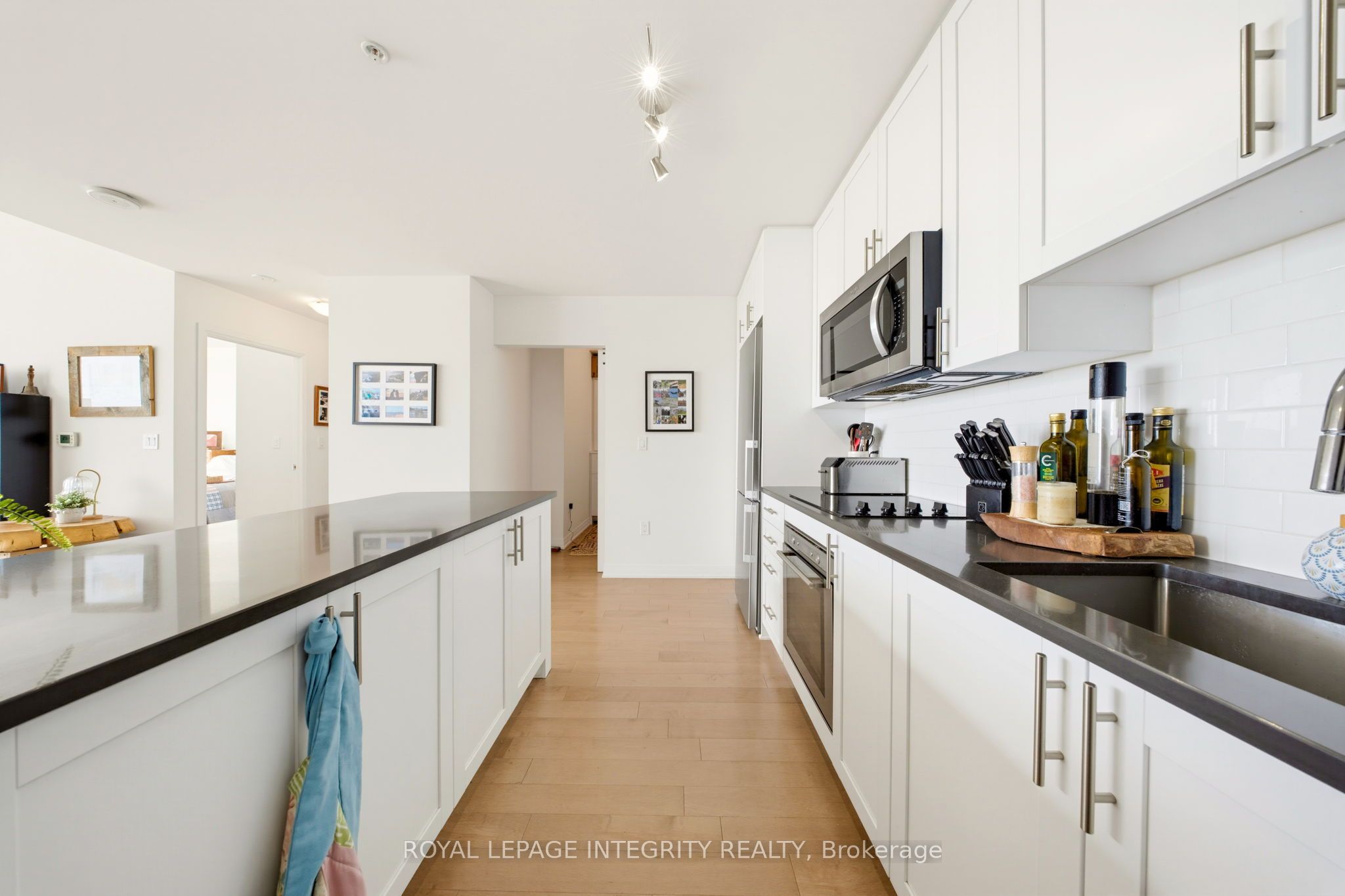 805 Carling Avenue 4005 Property Photo 16