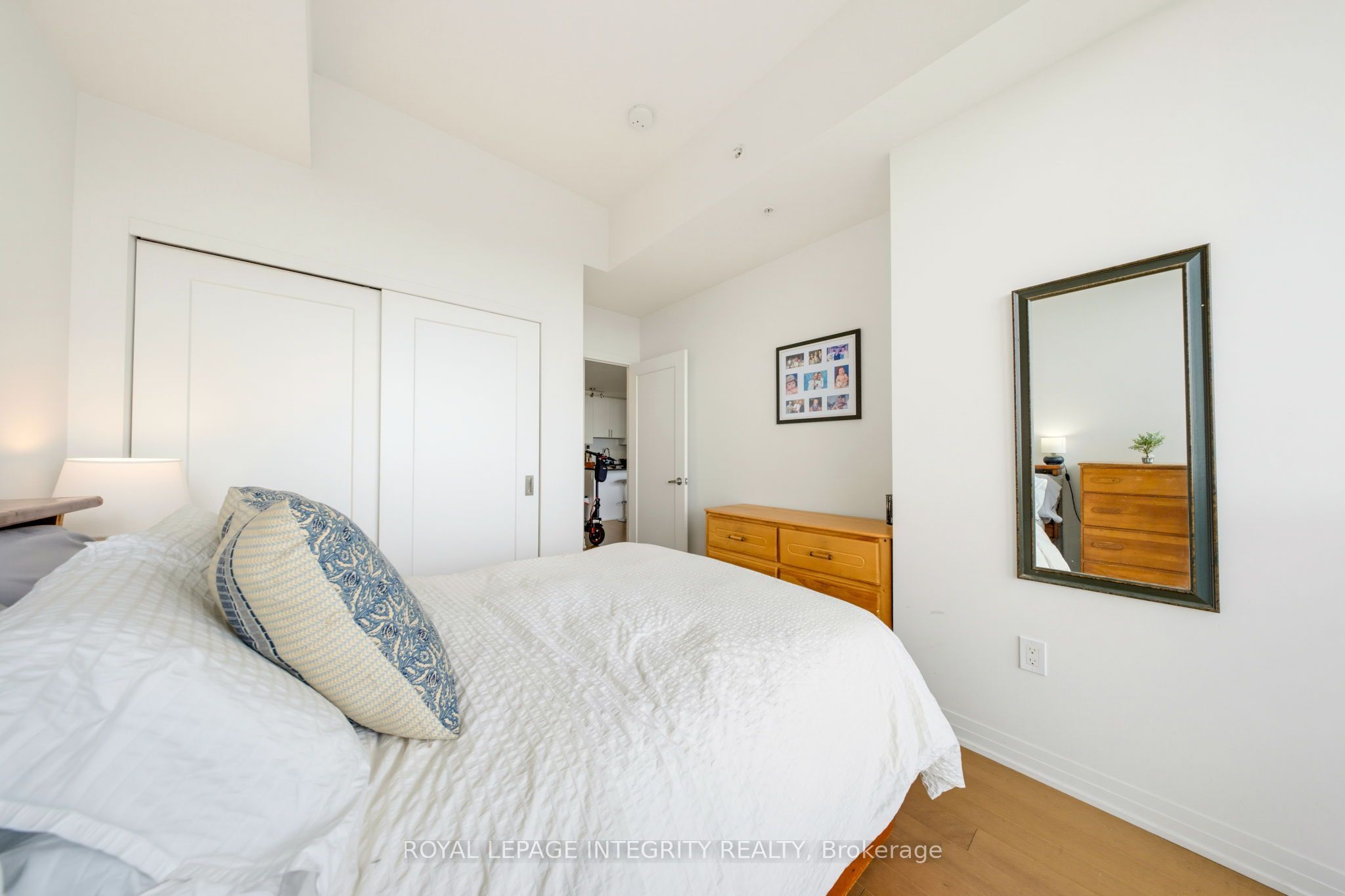 805 Carling Avenue 4005 Property Photo 18