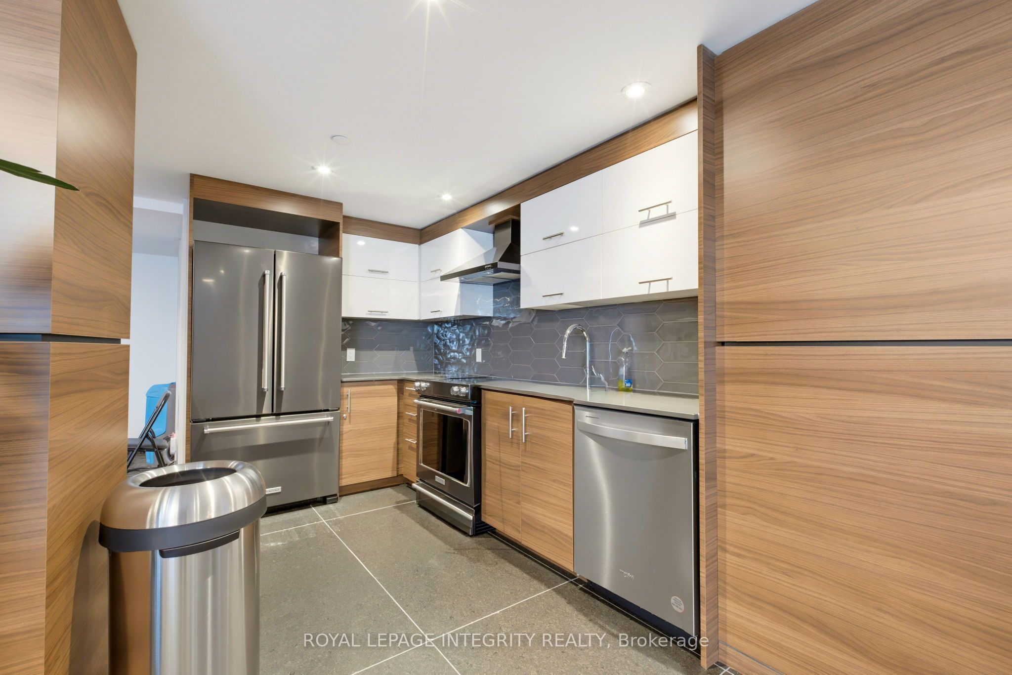 805 Carling Avenue 4005 Property Photo 36