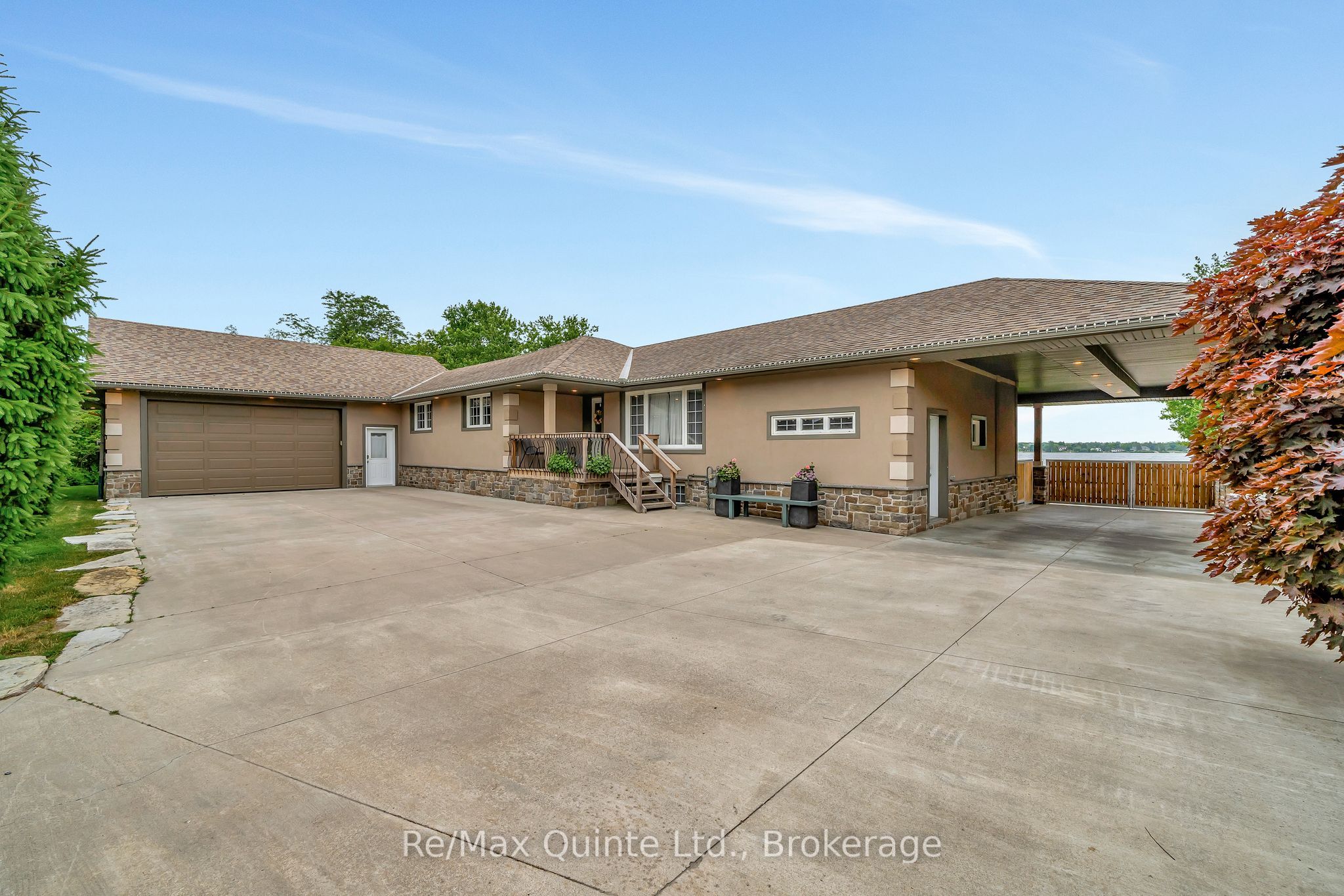 1632 Old Highway 2 (belleville) Highway Property Photo 2
