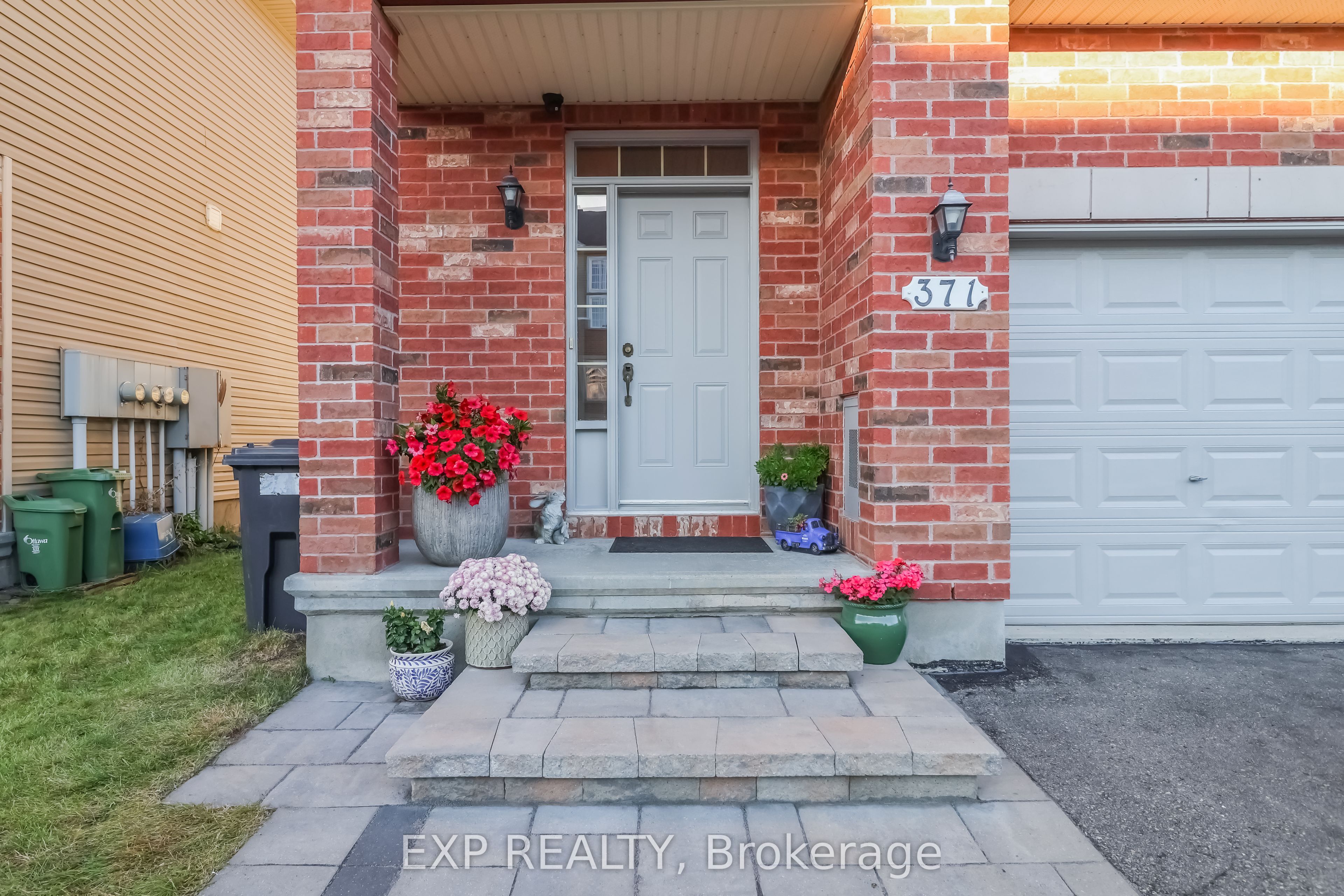 371 Royal Fern Way Property Photo 2