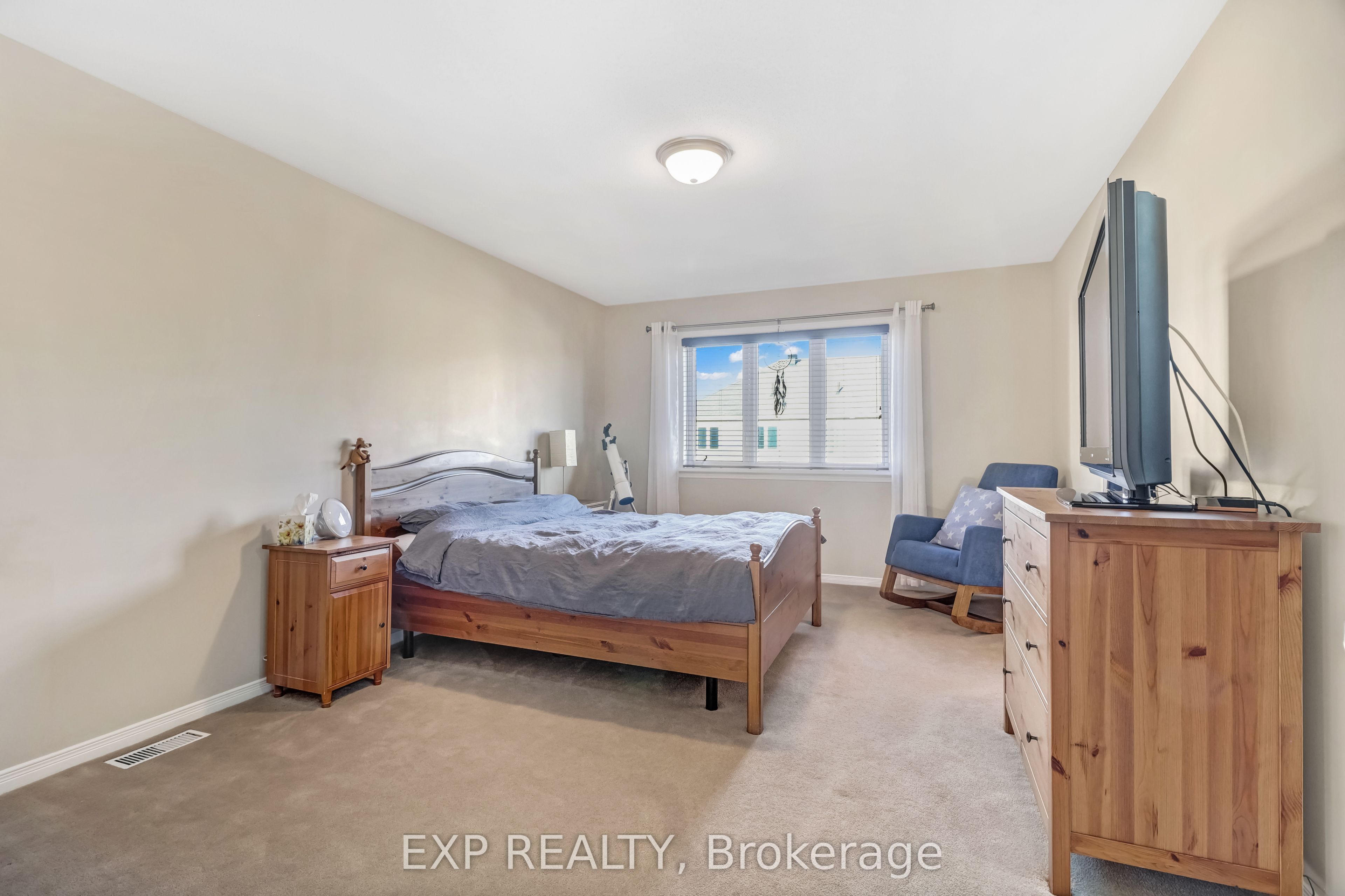 371 Royal Fern Way Property Photo 13