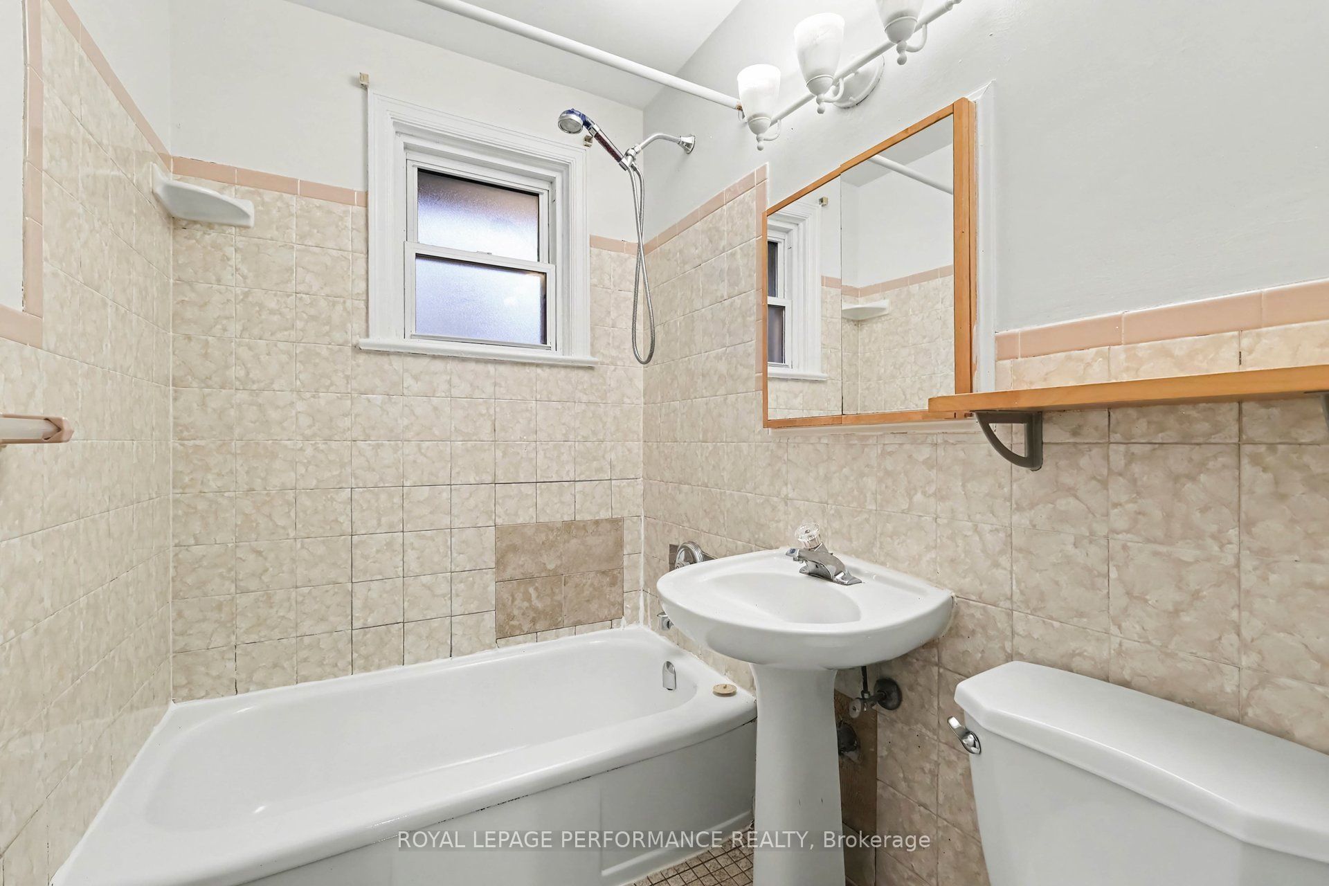 856 Iroquois Road Property Photo 9