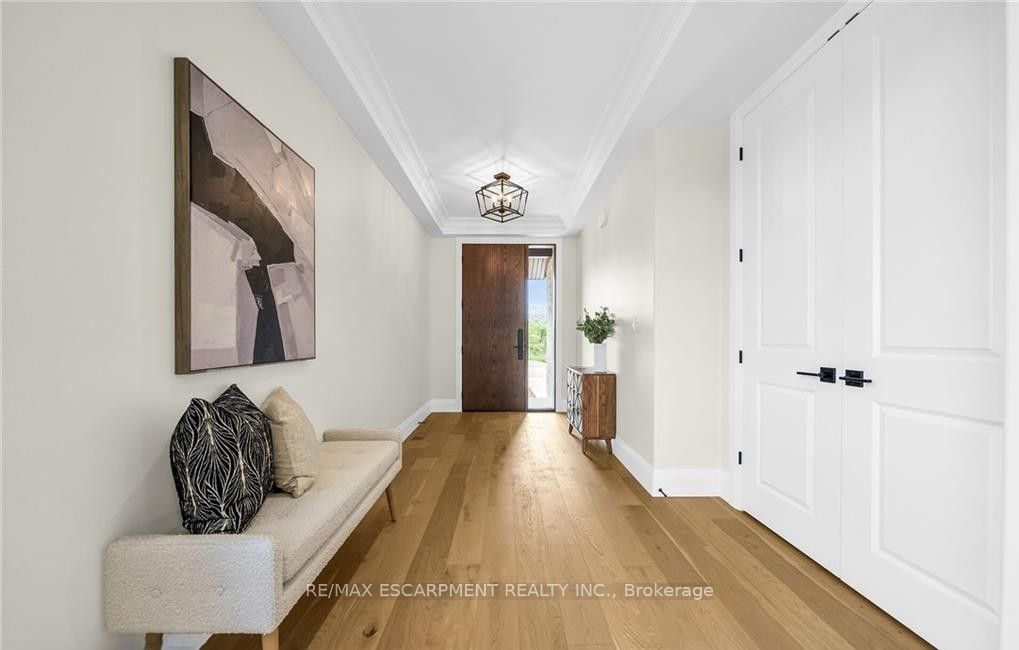 92 Craddock Boulevard Property Photo 5