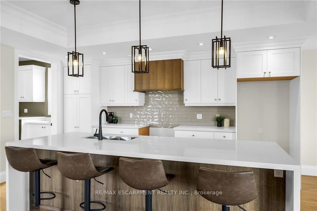 92 Craddock Boulevard Property Photo 16
